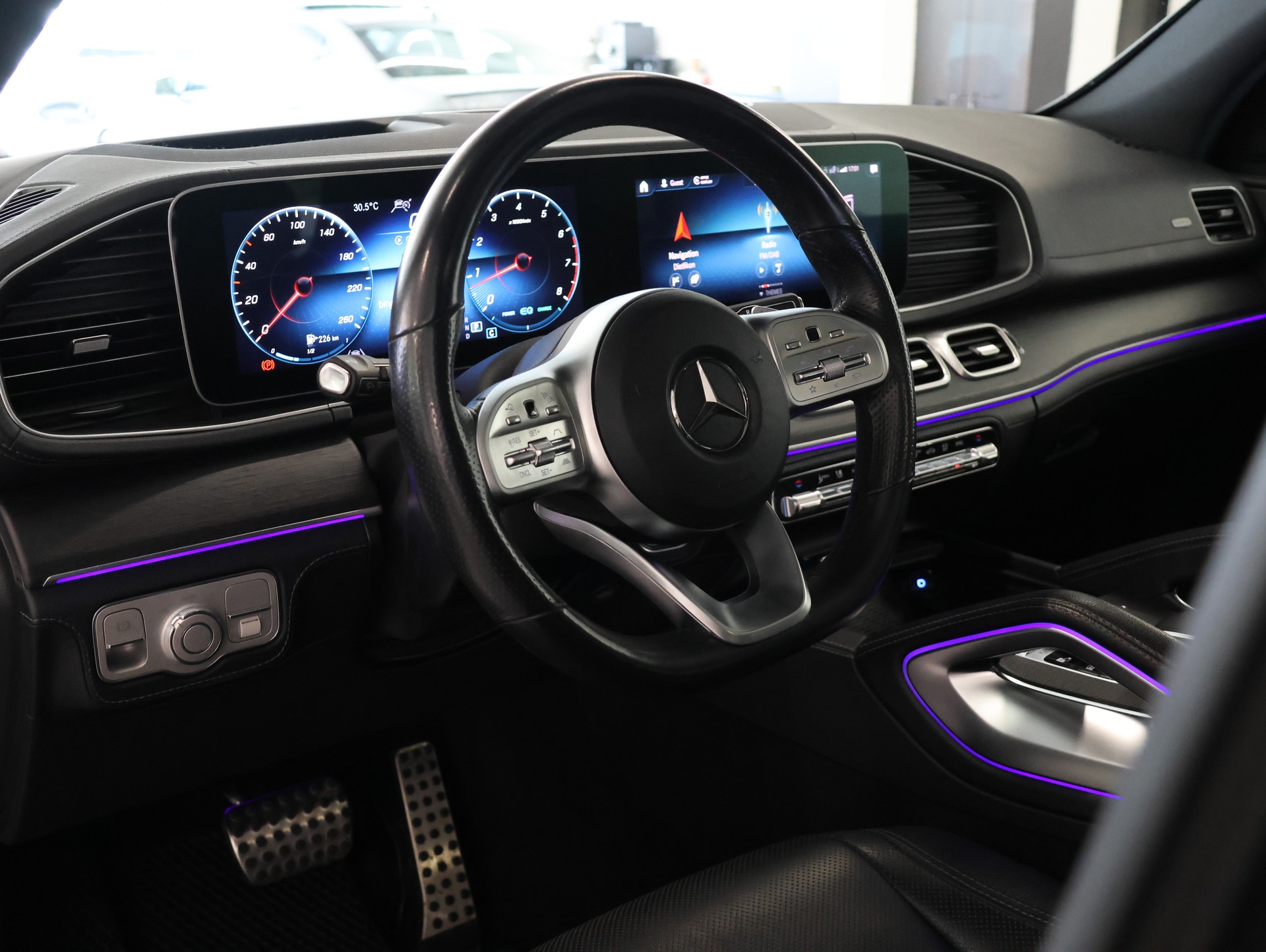 MERCEDES-BENZ GLE 450 4Matic AMG Line 9G-Tronic *Burmester* *360 Kamera* *Panorama*-image-19