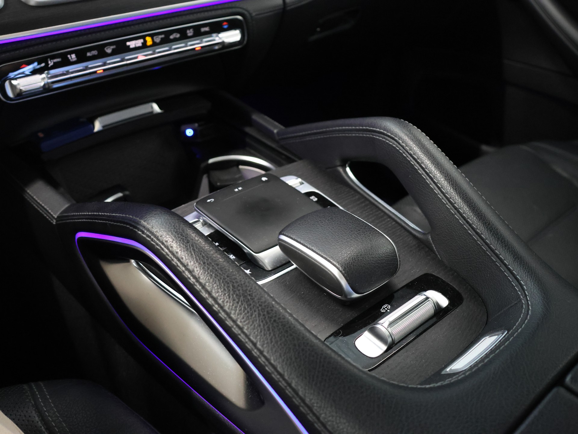MERCEDES-BENZ GLE 450 4Matic AMG Line 9G-Tronic *Burmester* *360 Kamera* *Panorama*-image-26