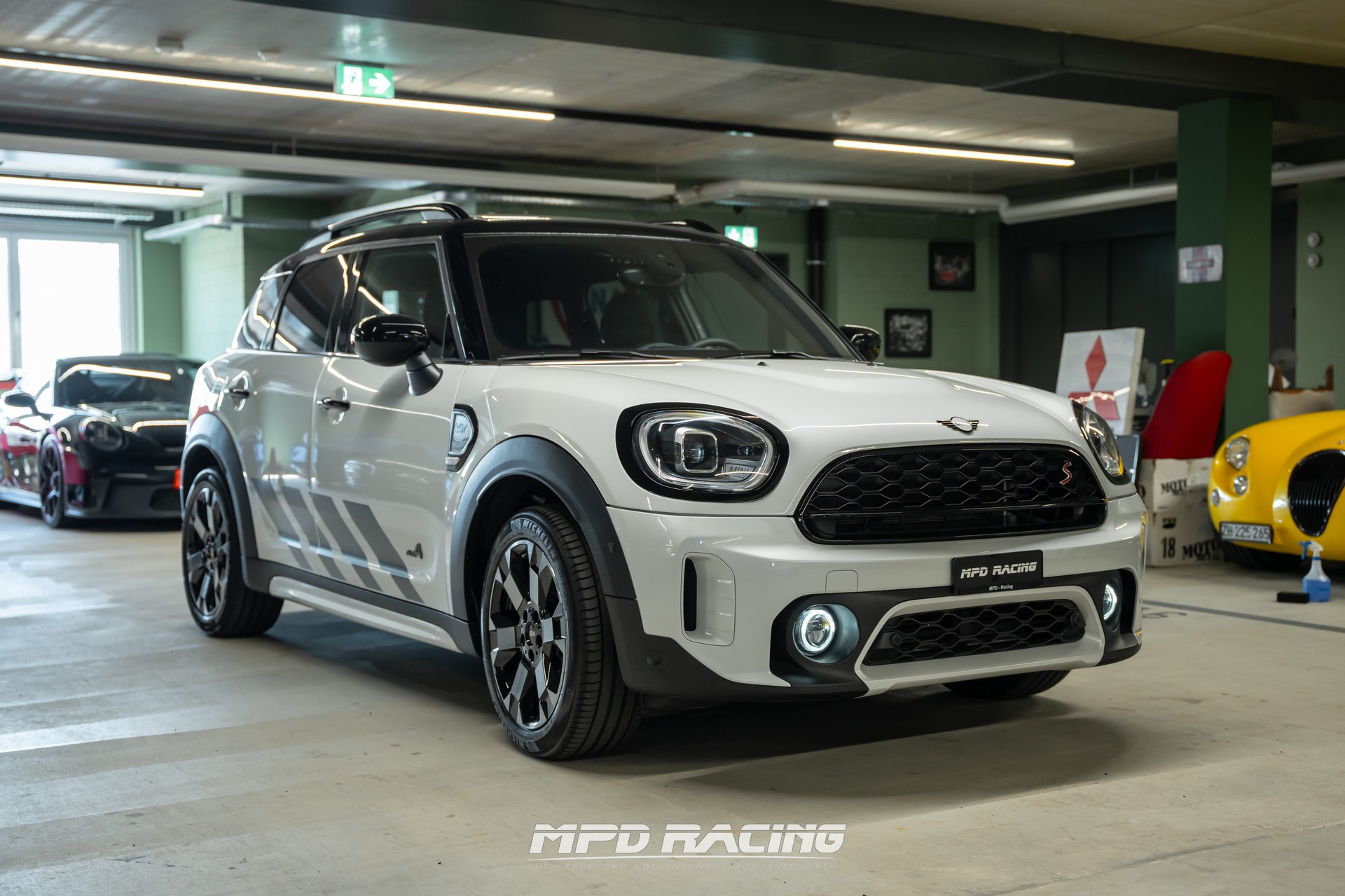 MINI Countryman Cooper S Untamed Edition ALL4 Steptronic-showroom-element-2