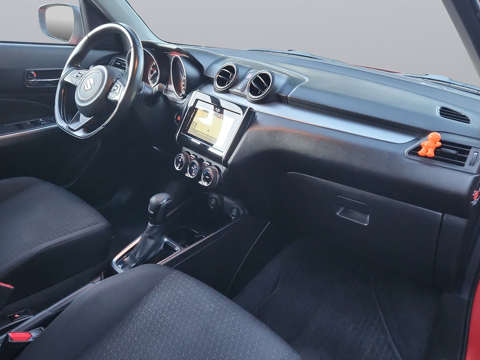 SUZUKI Swift 1.2 Compact + Hybrid CVT-image-8