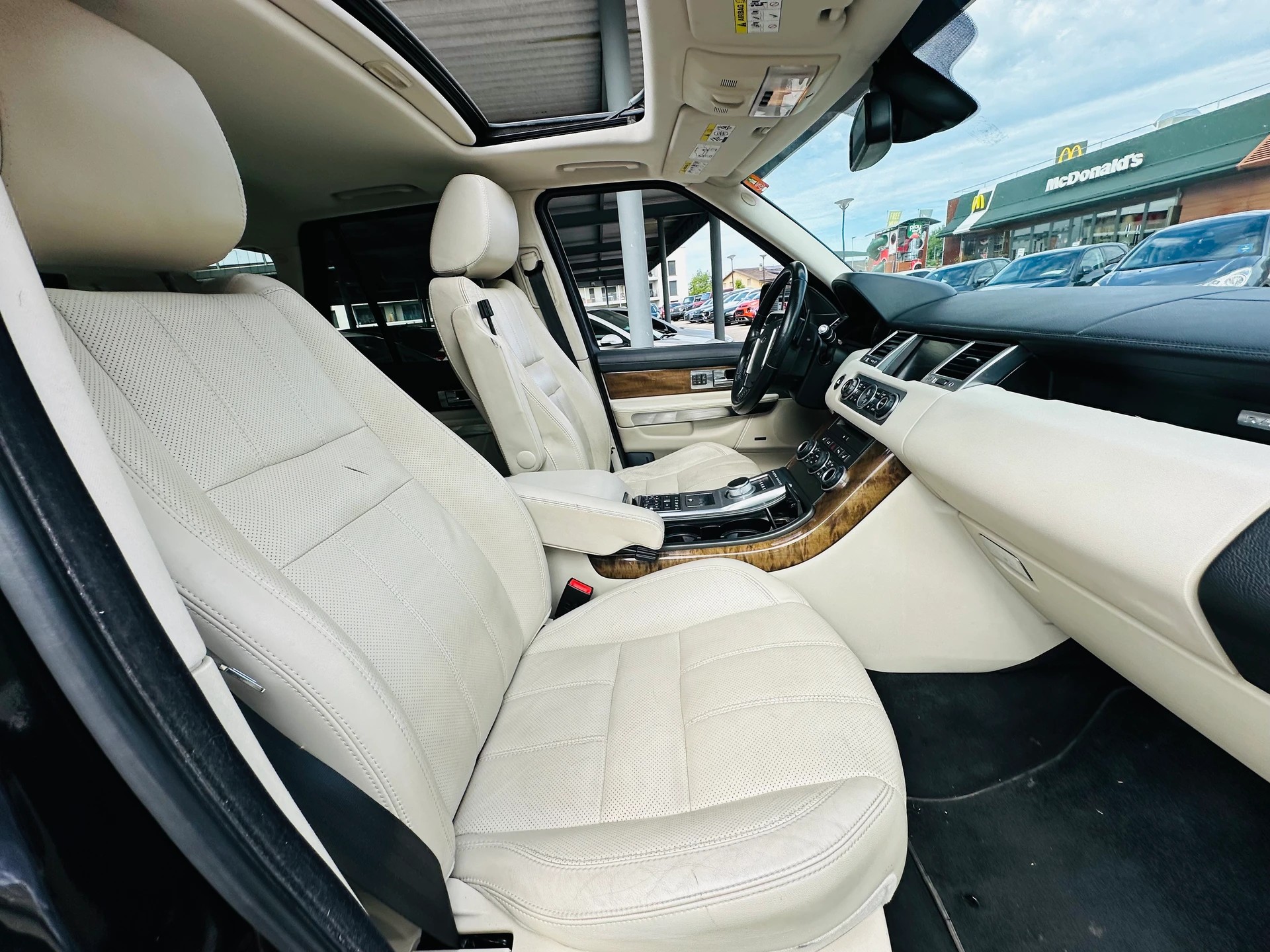 LAND ROVER Range Rover Sport 3.0 TDV6 HSE Automatic-image-6
