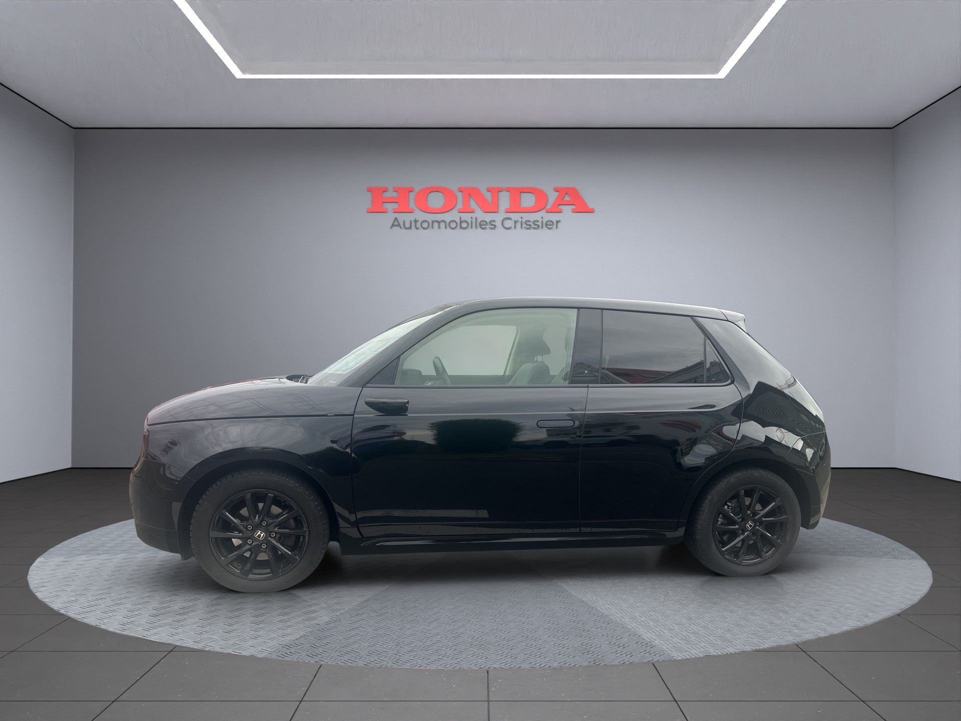 HONDA e electric-showroom-element-3