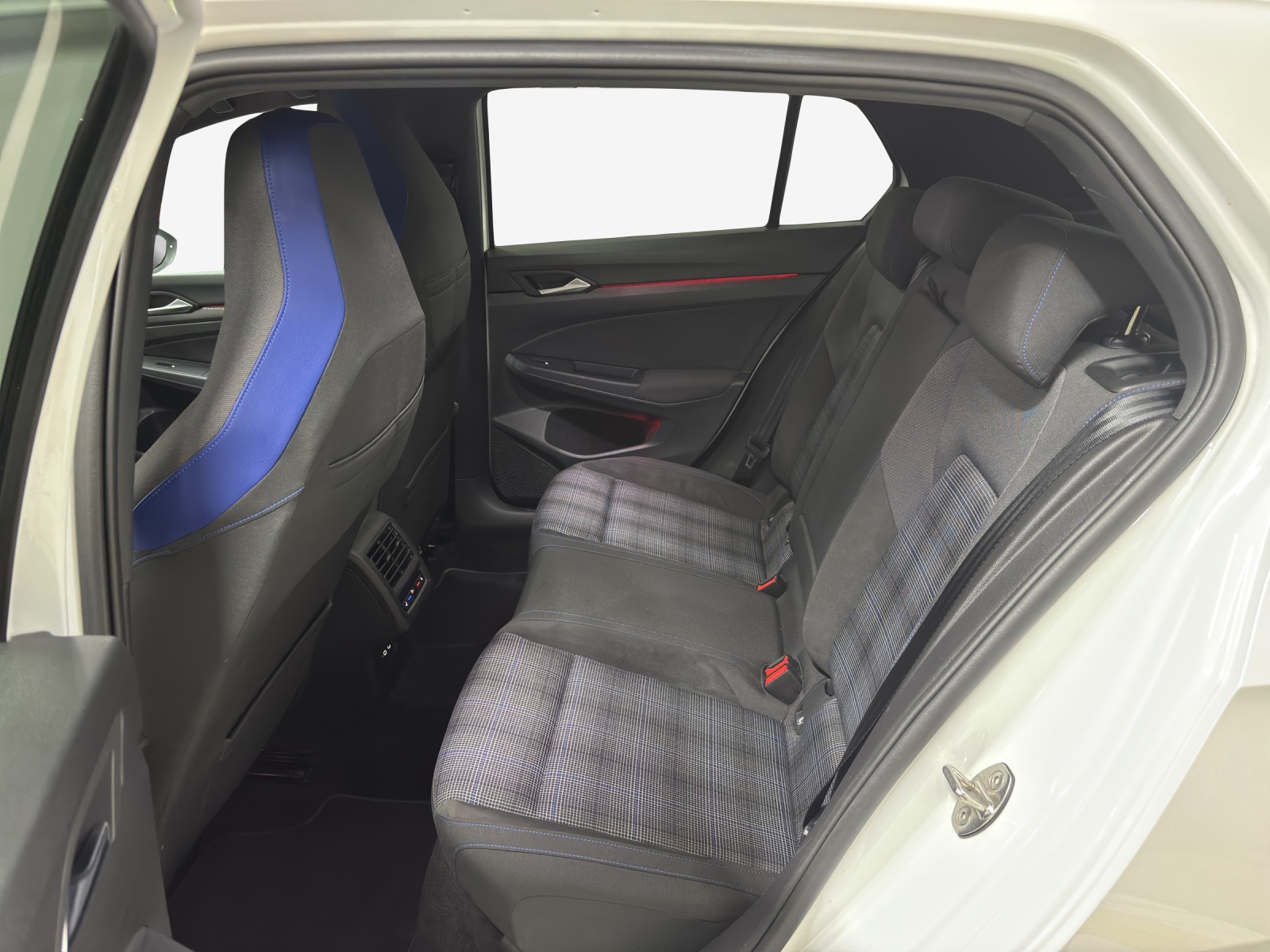 VW Golf 1.4 TSI PHEV GTE-image-11