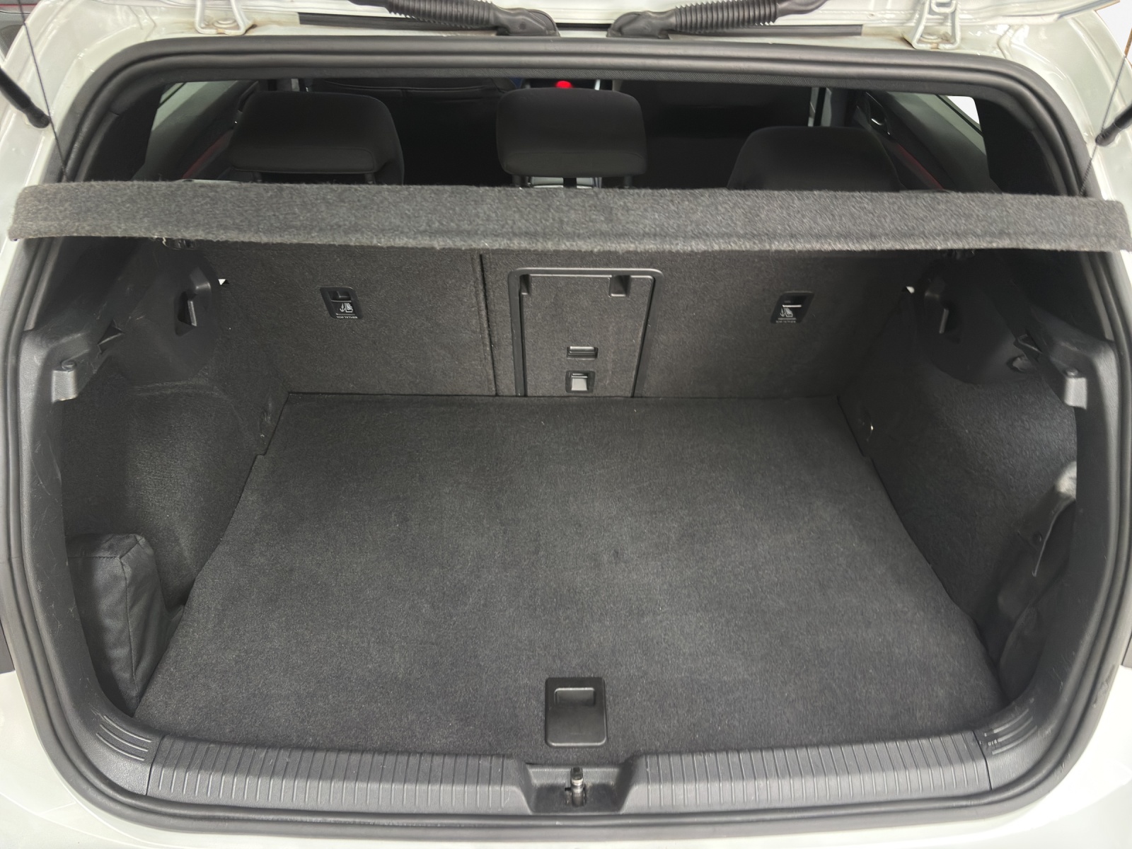 VW Golf 1.4 TSI PHEV GTE-image-12