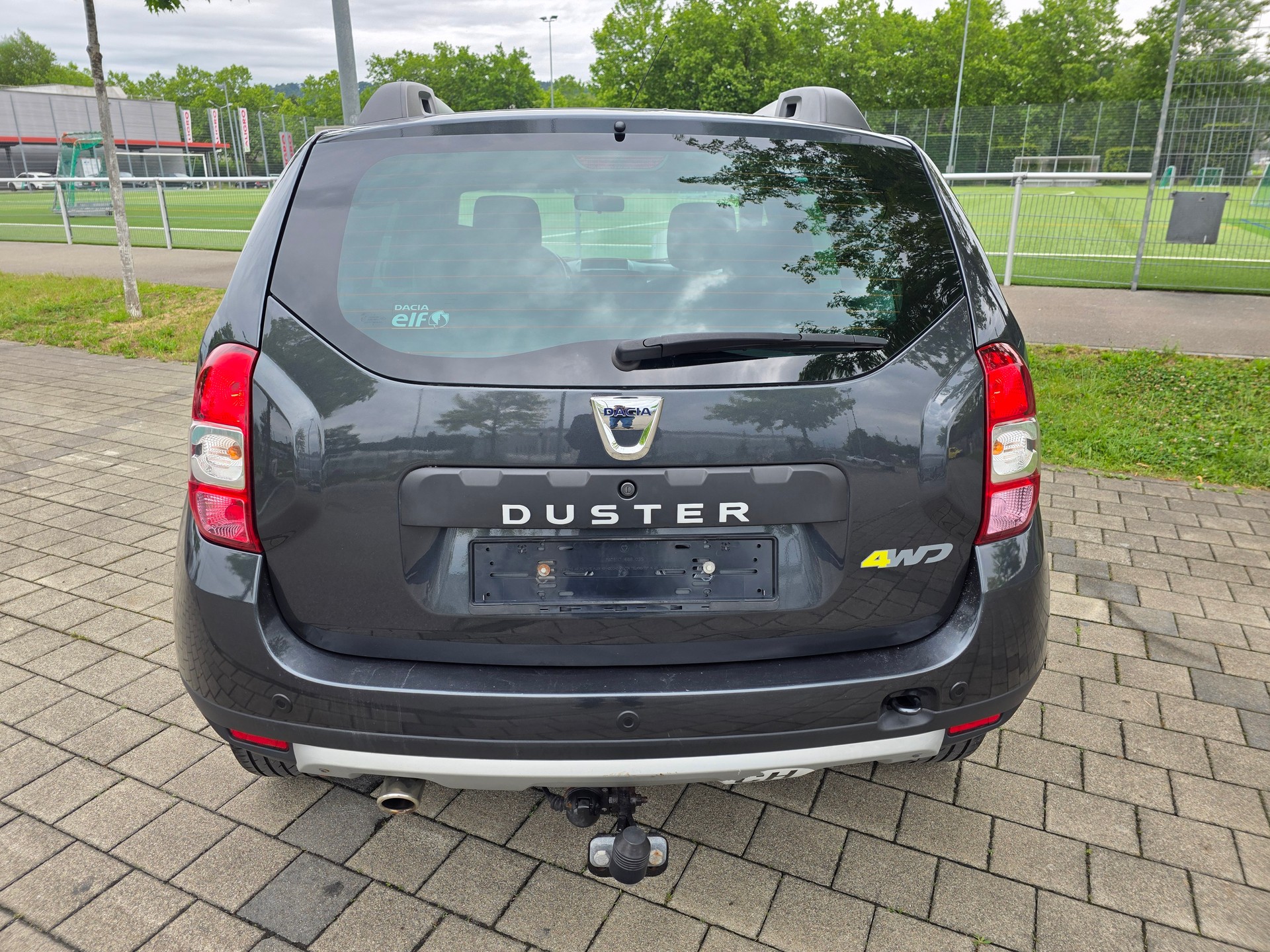 DACIA Duster 1.5 dCi Celebration 4x4-image-7