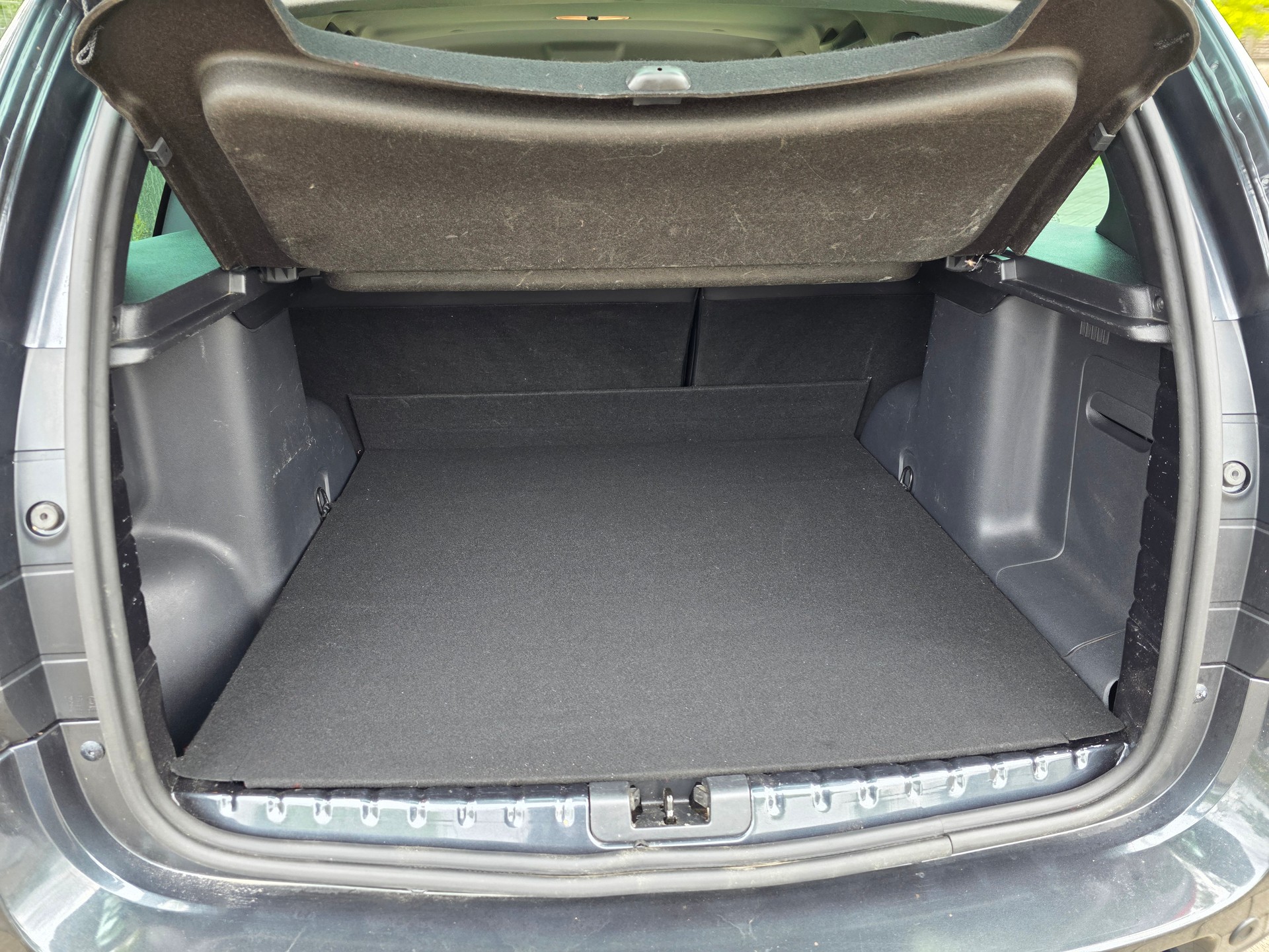 DACIA Duster 1.5 dCi Celebration 4x4-image-9