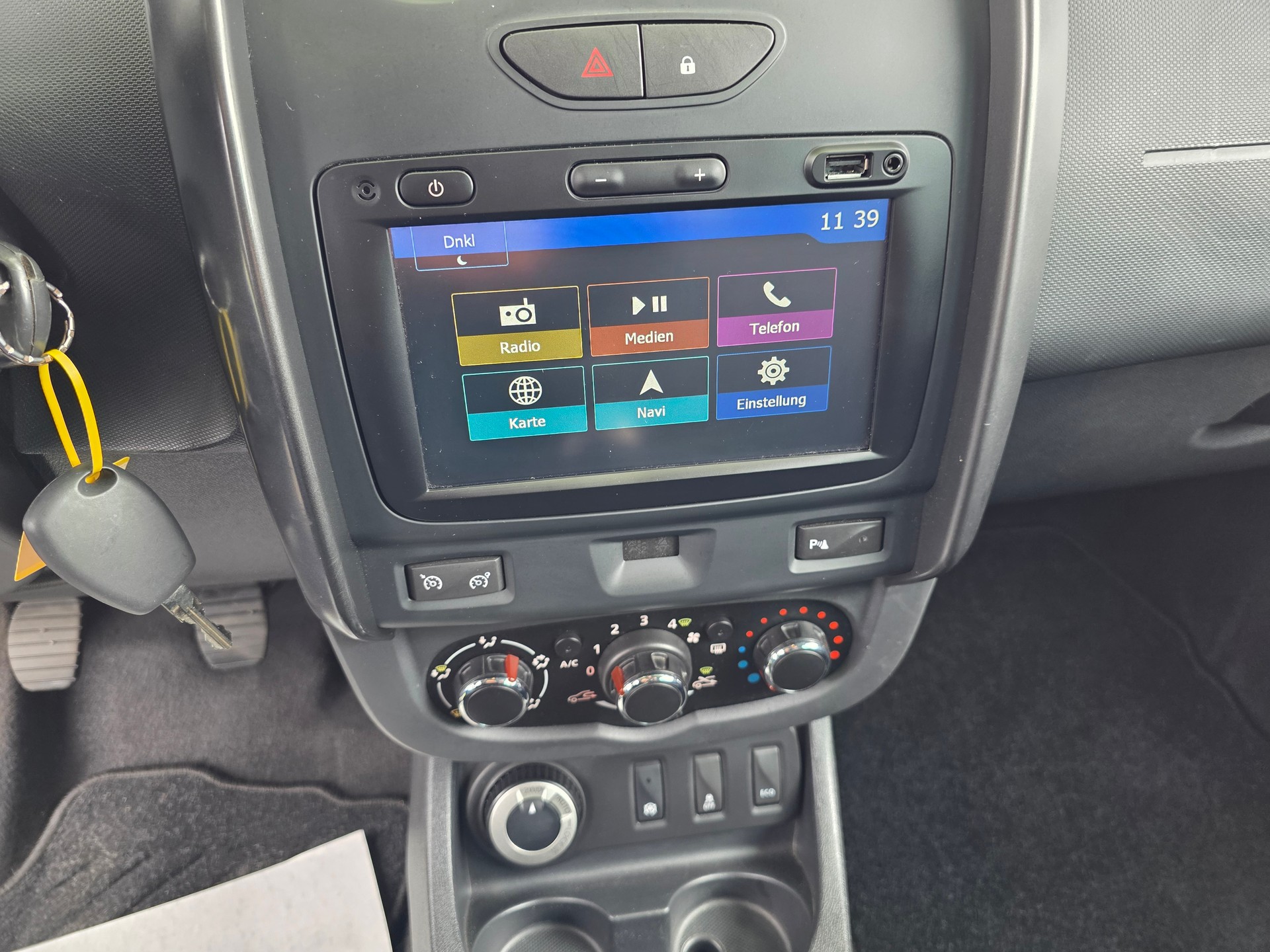 DACIA Duster 1.5 dCi Celebration 4x4-image-16