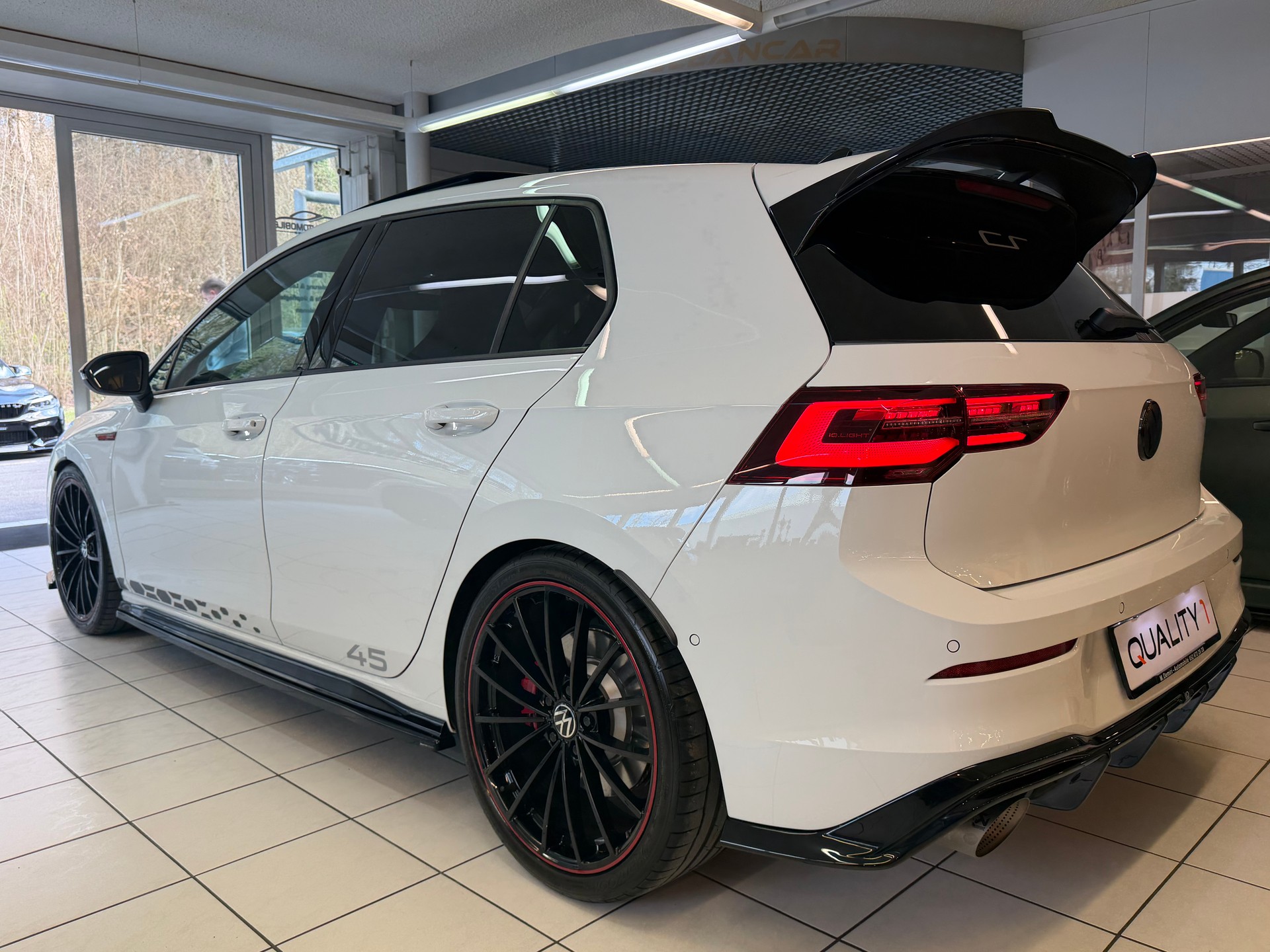 VW Golf VIII 2.0 TSI GTI Clubsport DSG-image-6