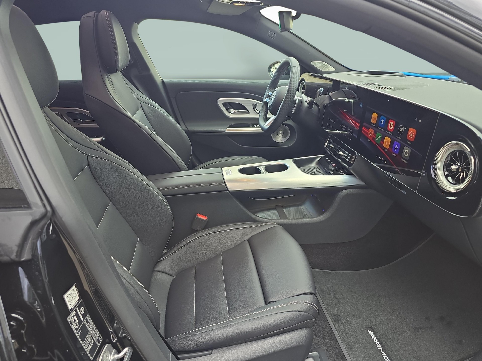 MERCEDES-BENZ CLA 220 4MATIC Shooting Brake-image-9