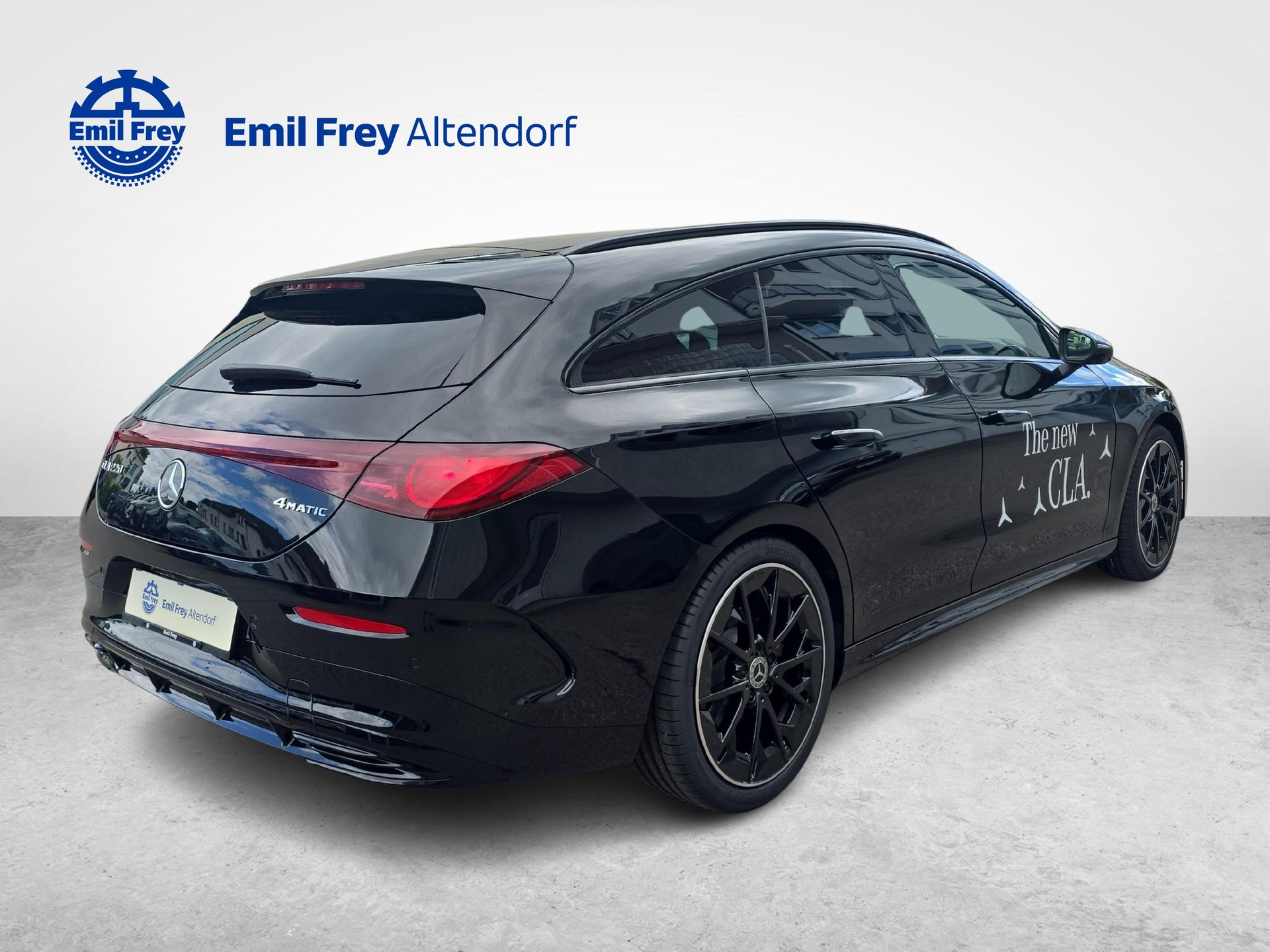 MERCEDES-BENZ CLA 220 4MATIC Shooting Brake-image-4