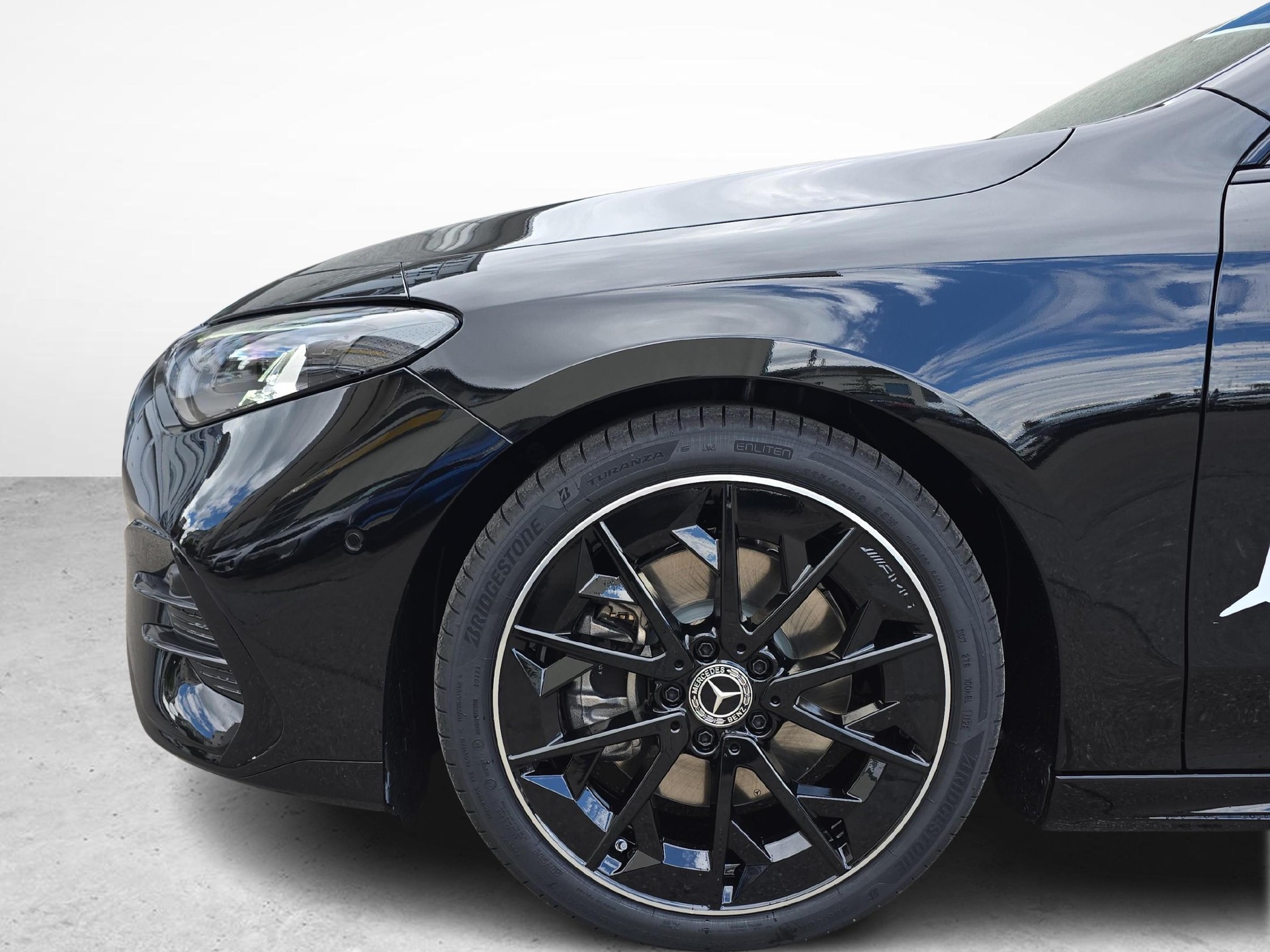 MERCEDES-BENZ CLA 220 4-Matic Shooting Brake-image-12