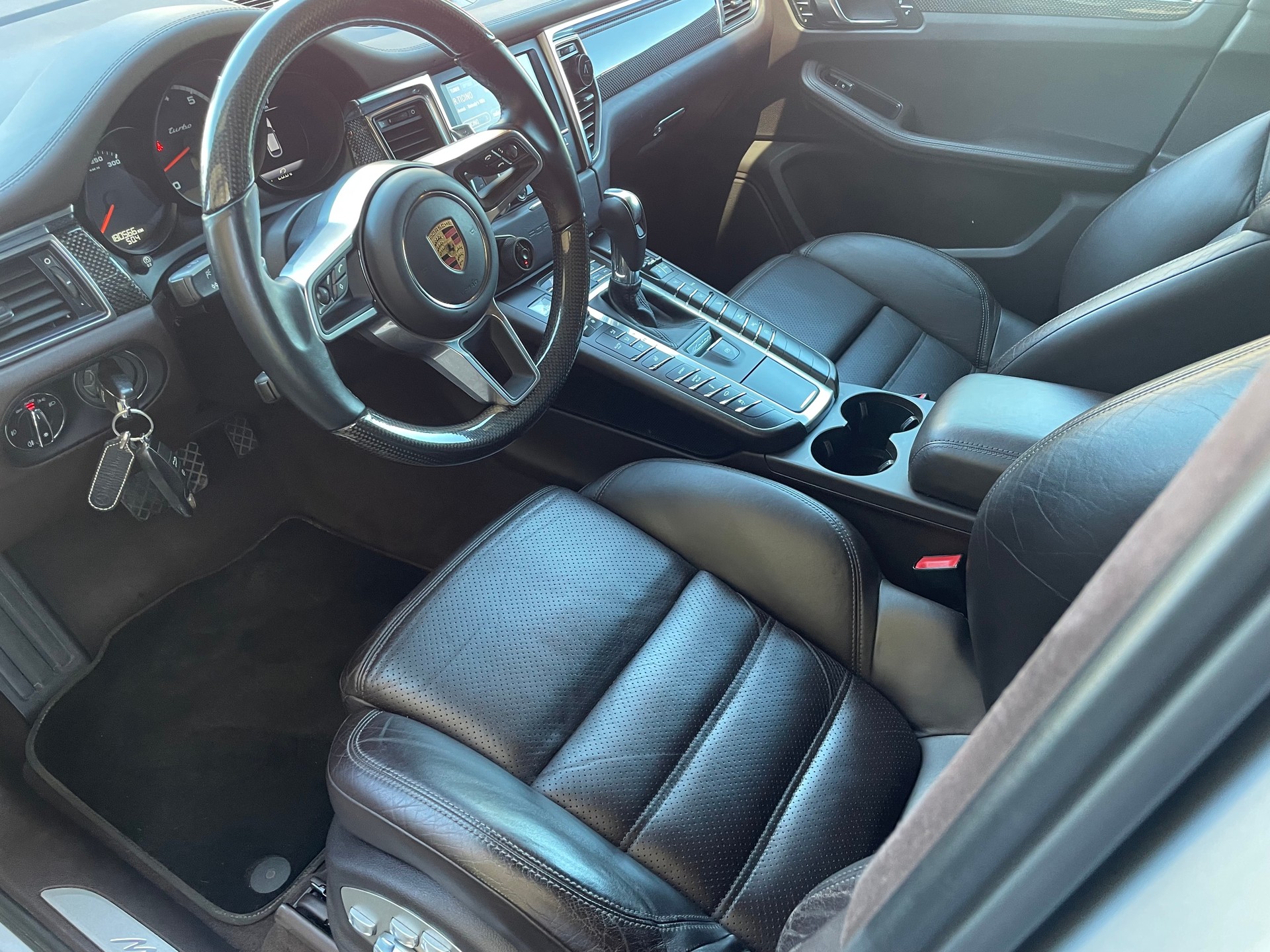 PORSCHE Macan Turbo PDK-image-2