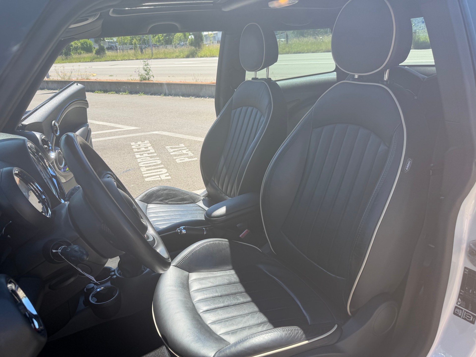 MINI 1.6i Cooper S-image-4