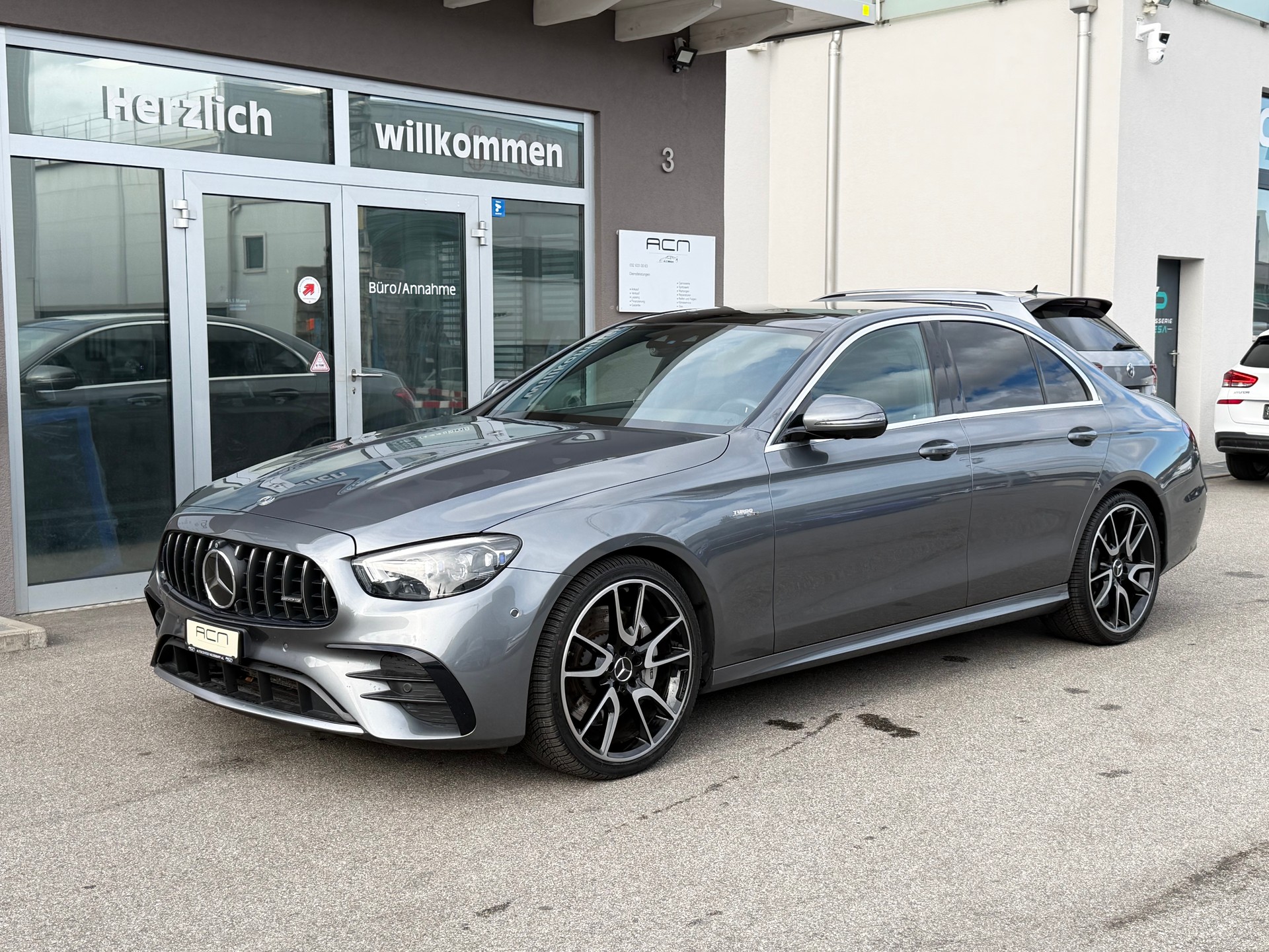 MERCEDES-BENZ AMG E 53 4Matic+ Speedshift 9G-TCT-showroom-element-2