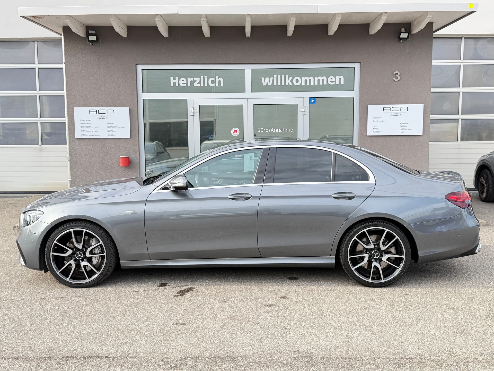 MERCEDES-BENZ AMG E 53 4Matic+ Speedshift 9G-TCT-showroom-element-3