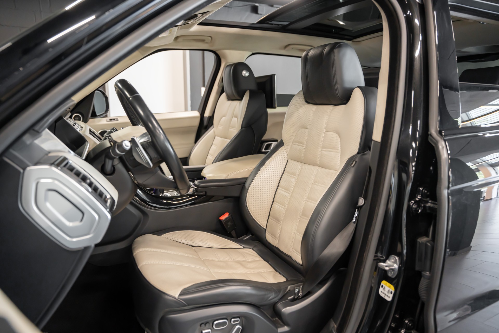 LAND ROVER Range Rover Sport 5.0 V8 SC HSE / Mansory Umbau-image-11