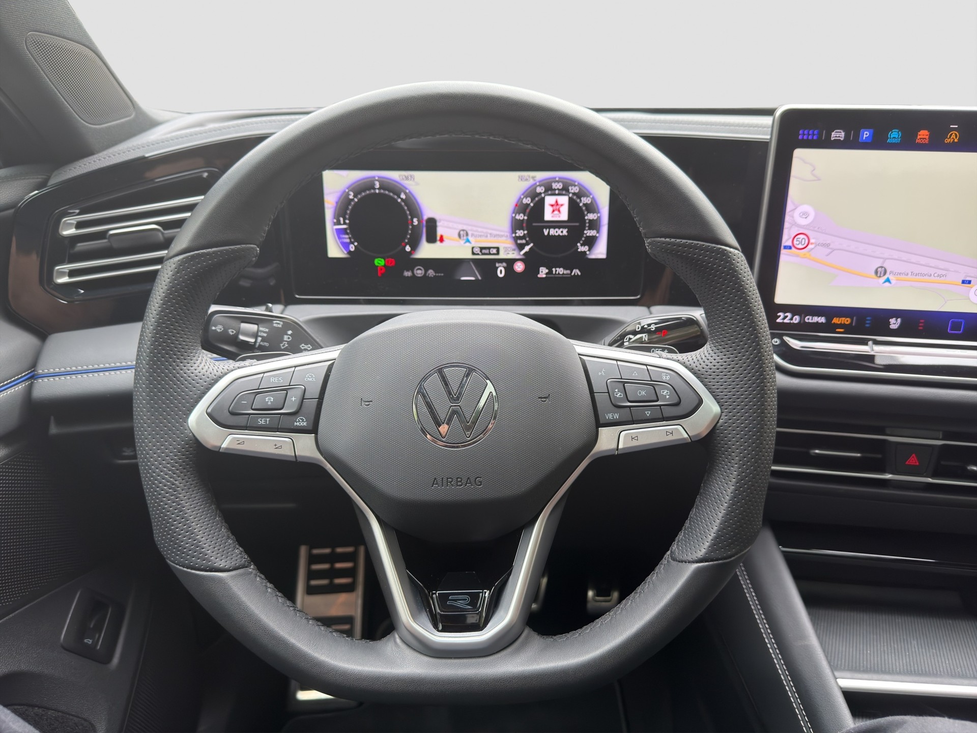 VW Tiguan 2.0 TDI SCR R-Line 4Motion DSG-image-9