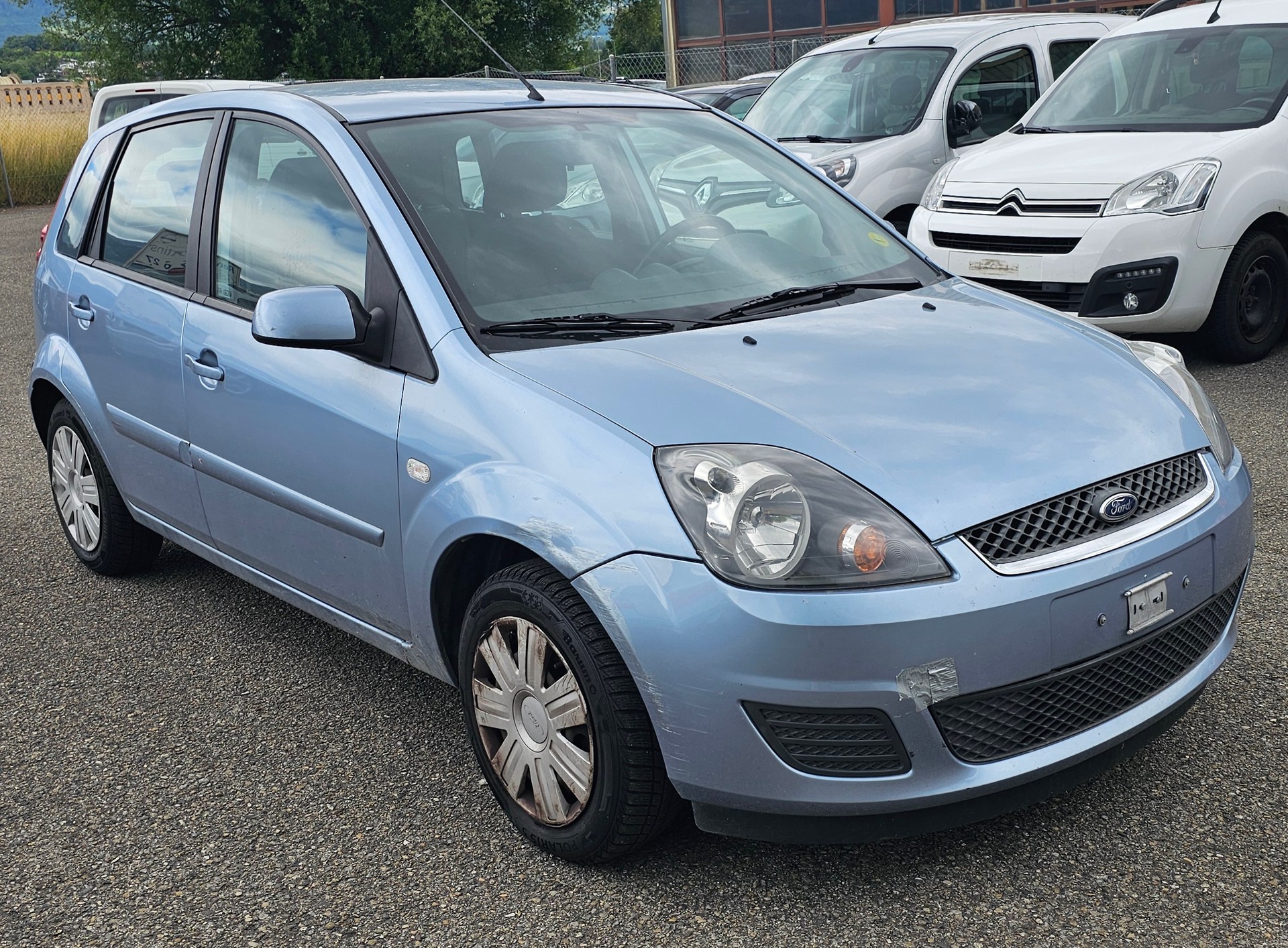 FORD Fiesta 1.4 16V Ambiente-image-0