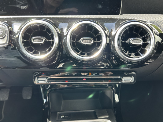 MERCEDES-BENZ A 160 Style-image-9