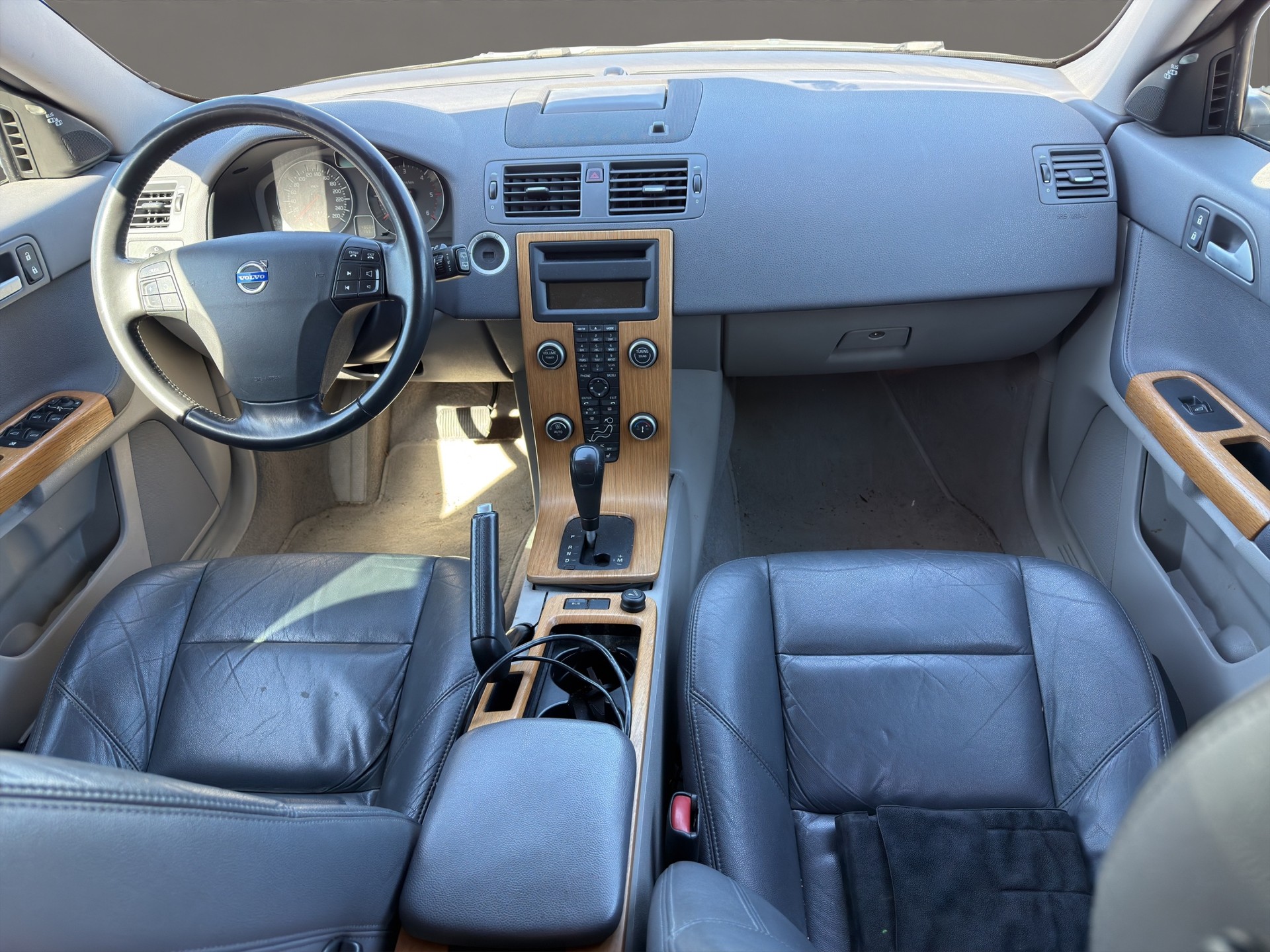 VOLVO V50 D5 Summum Geartronic-image-9