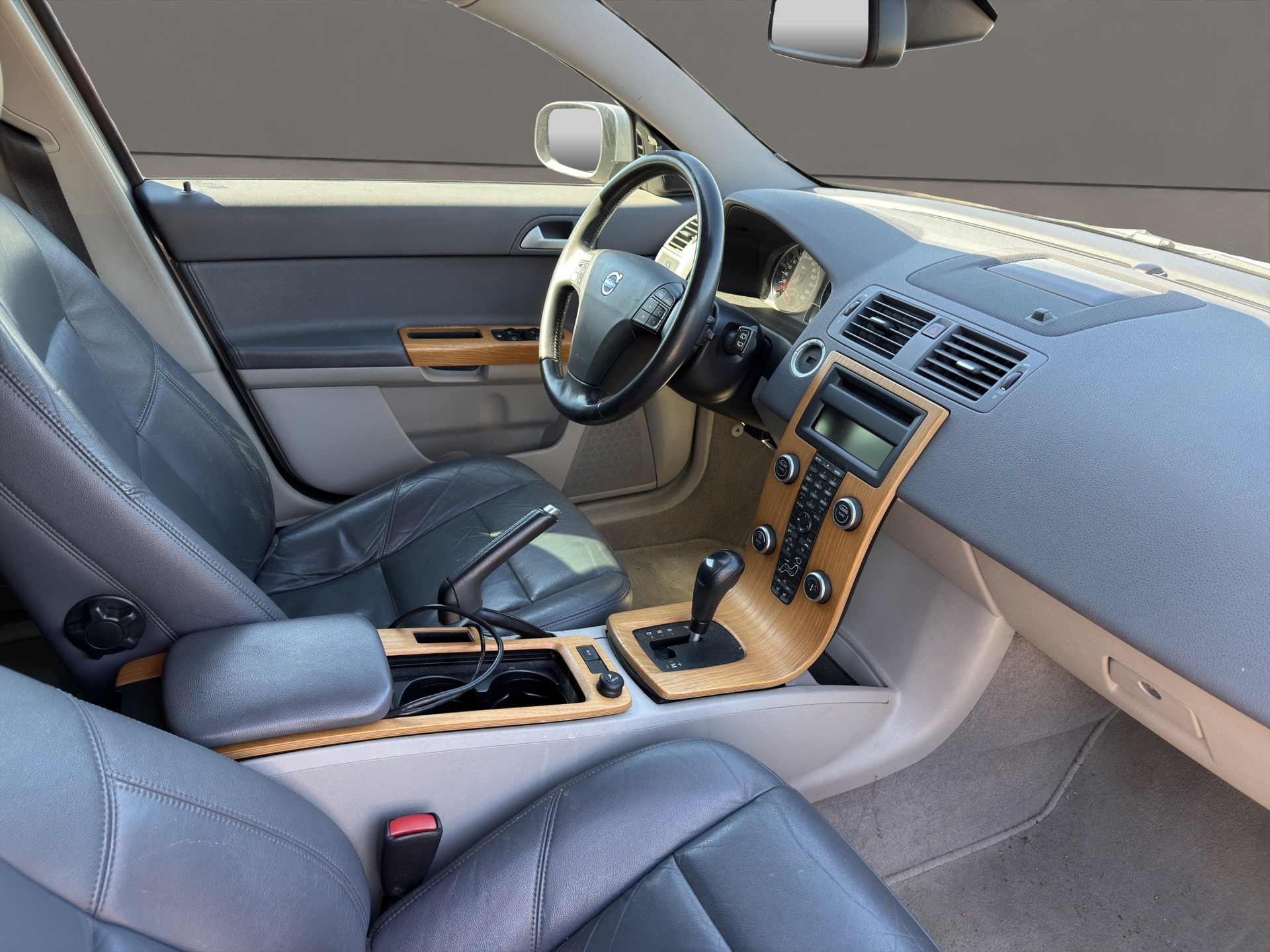 VOLVO V50 D5 Summum Geartronic-image-11