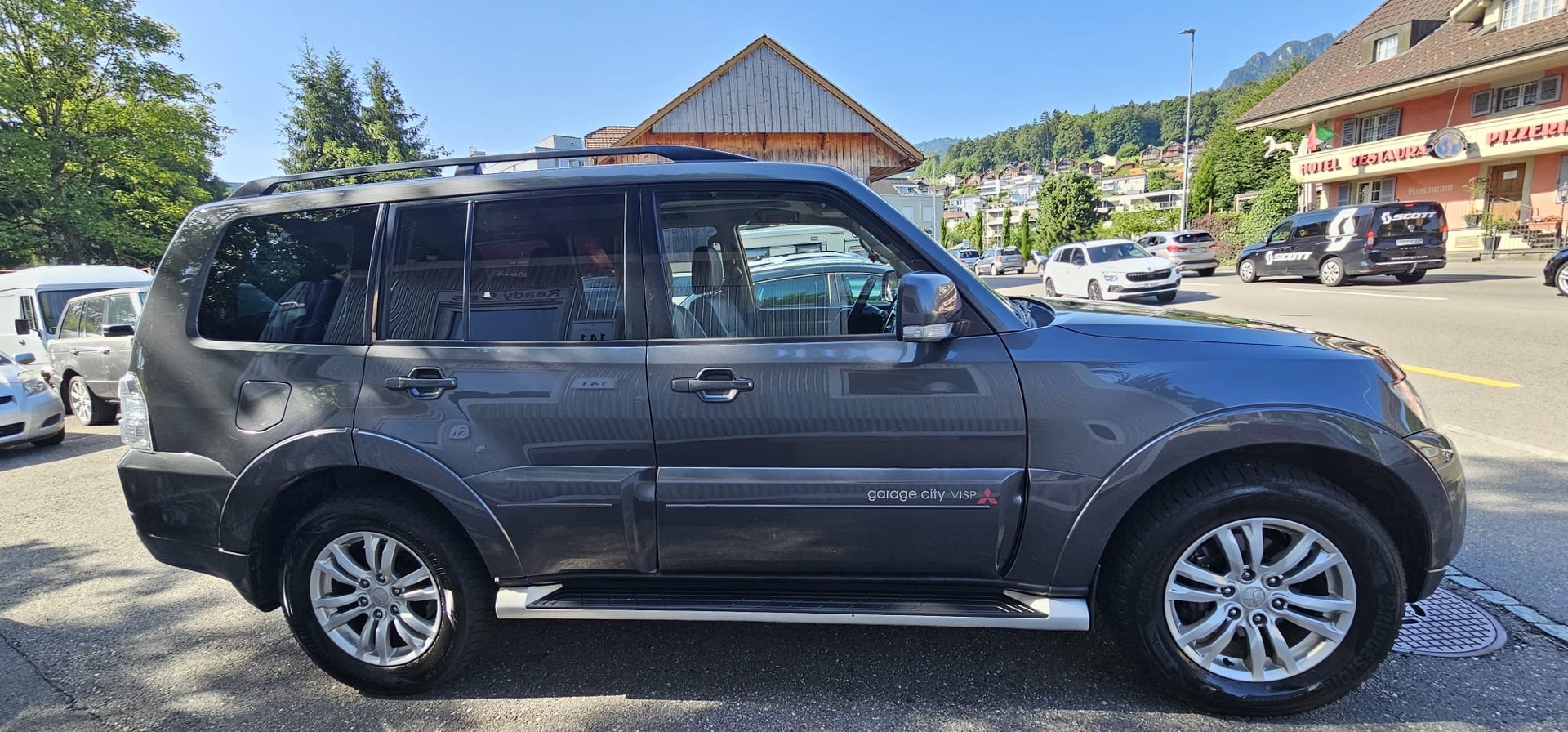MITSUBISHI Pajero 3.2 DI-D Style Automatic-image-4