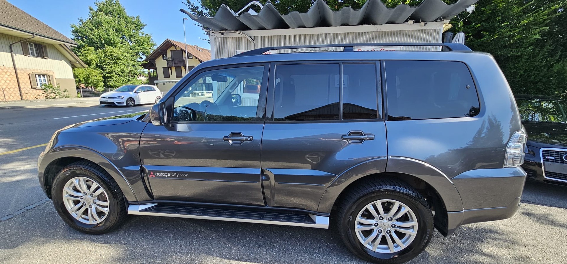 MITSUBISHI Pajero 3.2 DI-D Style Automatic-image-3