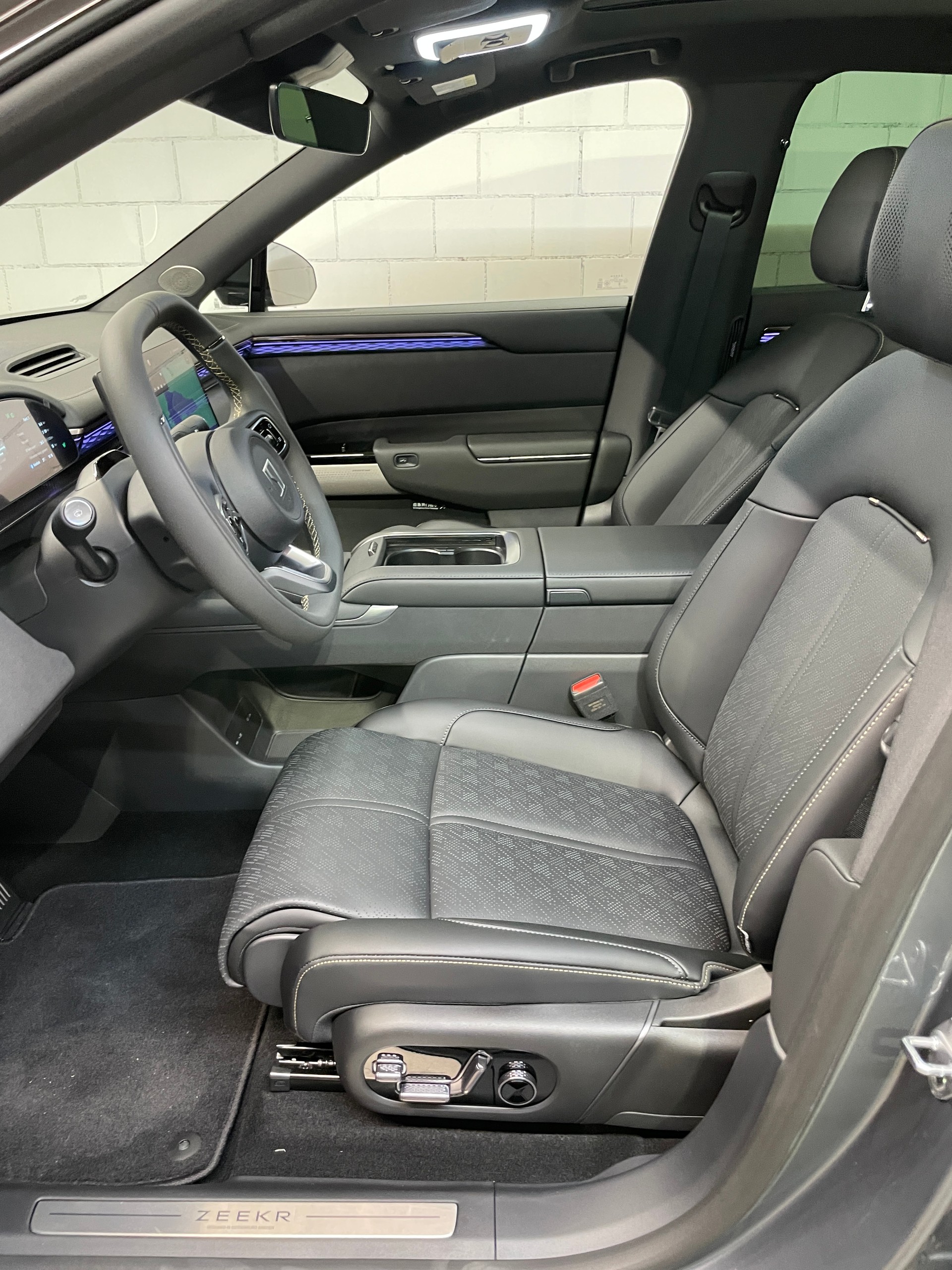 ZEEKR ZEEKR 7X 100kWh Privilege AWD mit Comfort und Cockpitpaket, AHK, Modell 2026-image-9