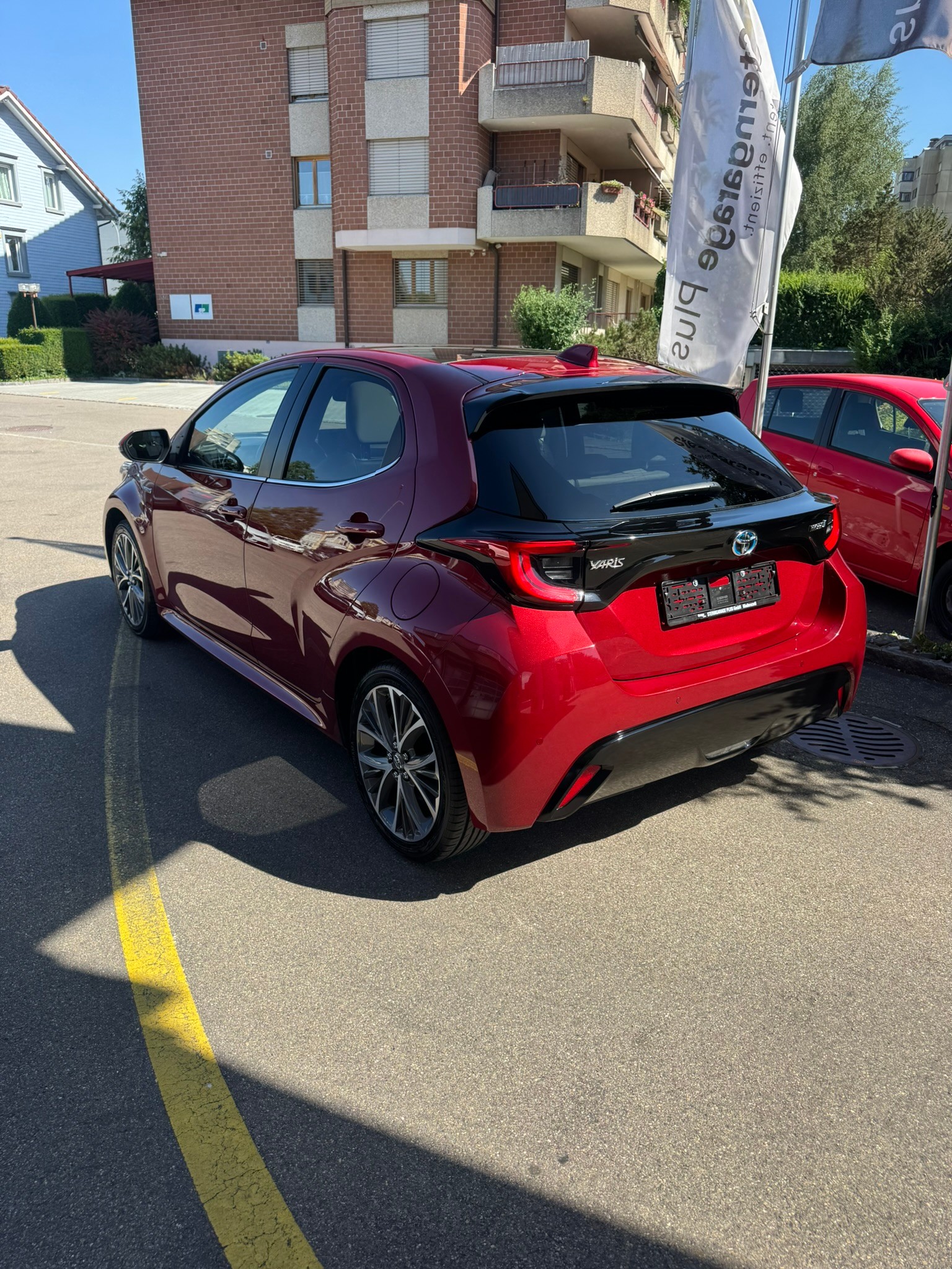 TOYOTA Yaris 1.5 Premium e-CVT-image-3