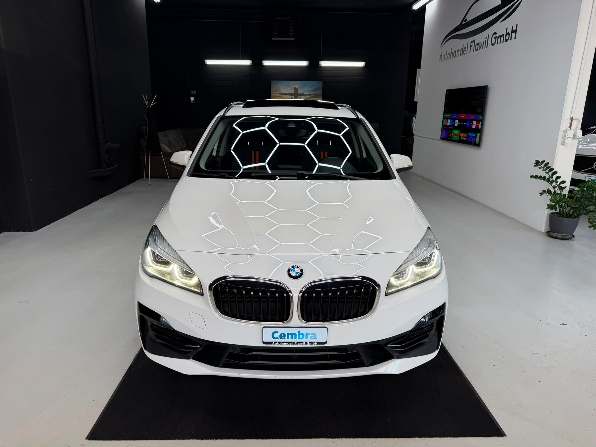 BMW 218d xDrive Active Tourer Steptronic Sport Line-image-1