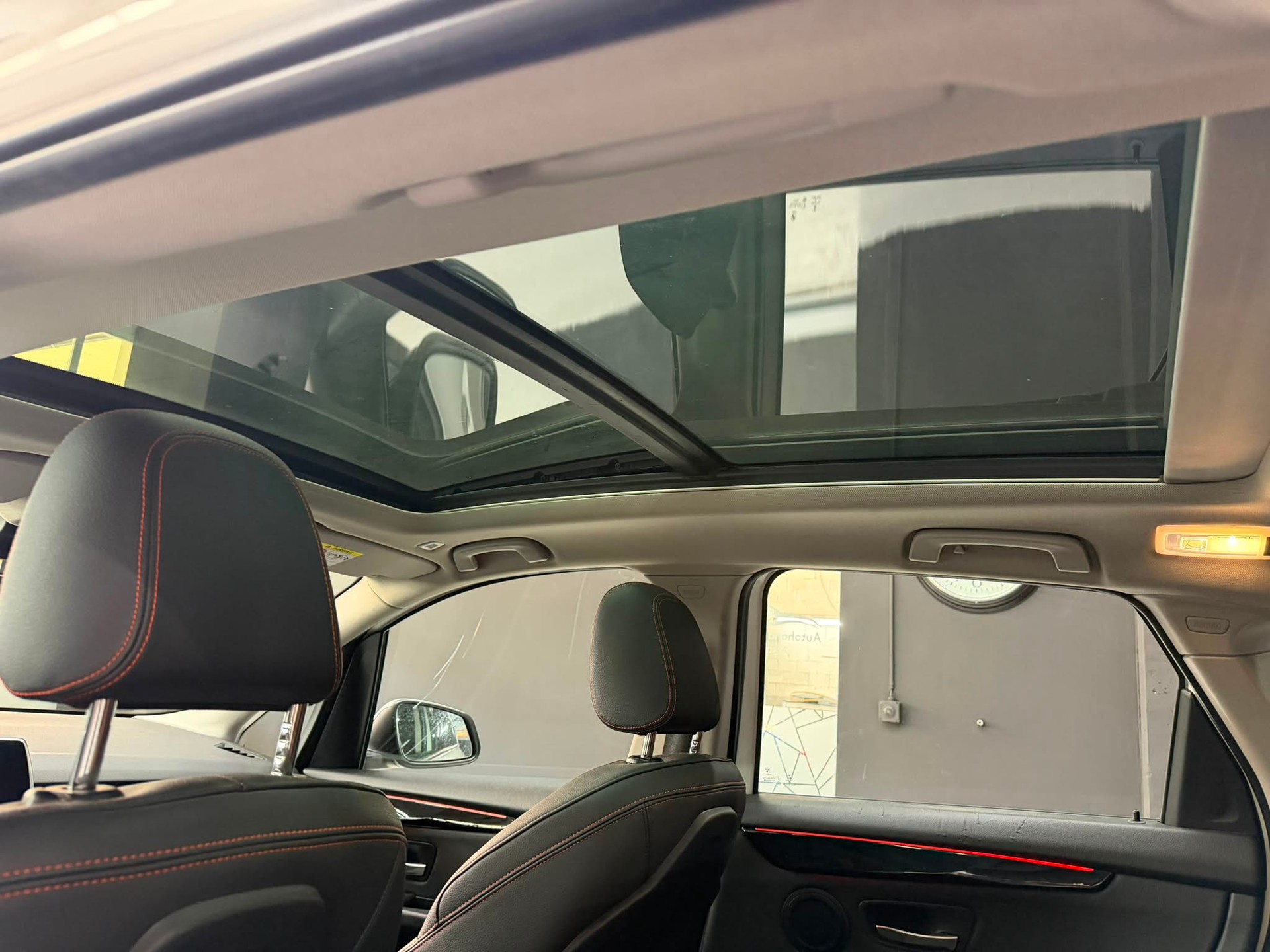 BMW 218d xDrive Active Tourer Steptronic Sport Line-image-10