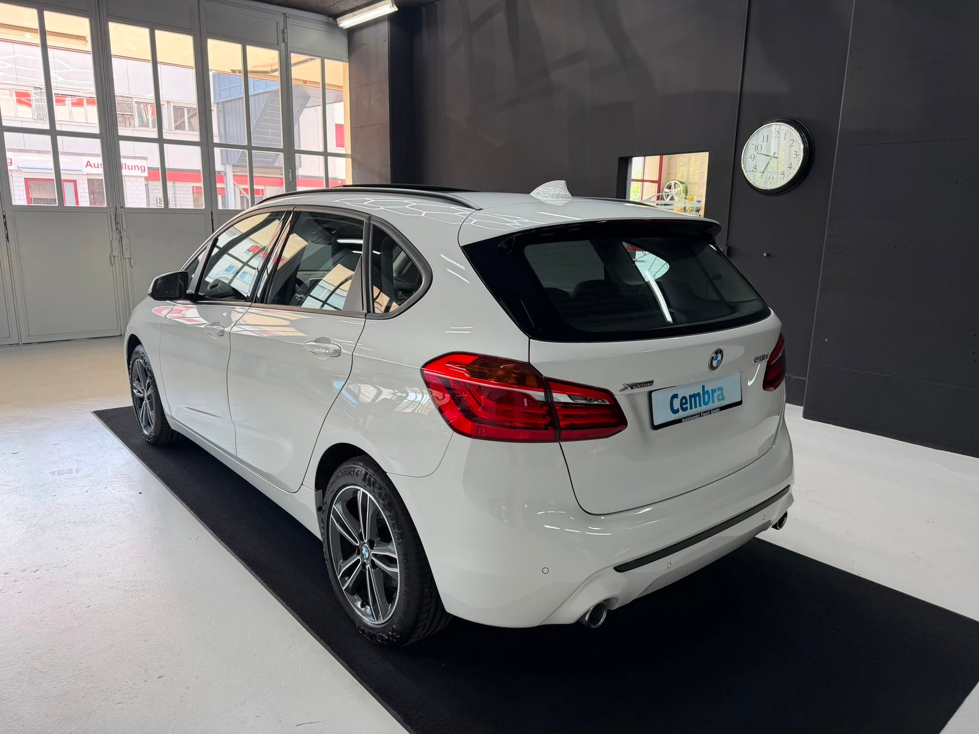 BMW 218d xDrive Active Tourer Steptronic Sport Line-image-13