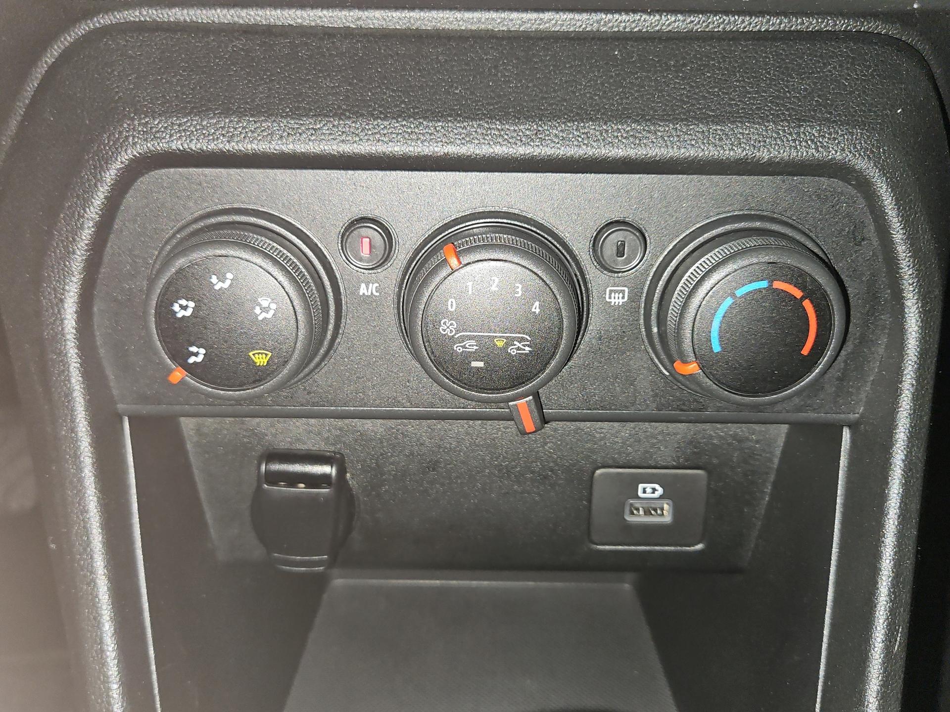 DACIA Sandero TCe 90 Comfort CVT-image-20