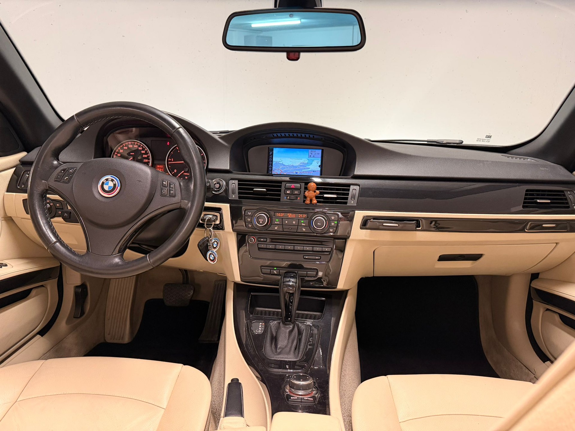BMW 320d Cabriolet Steptronic-image-9
