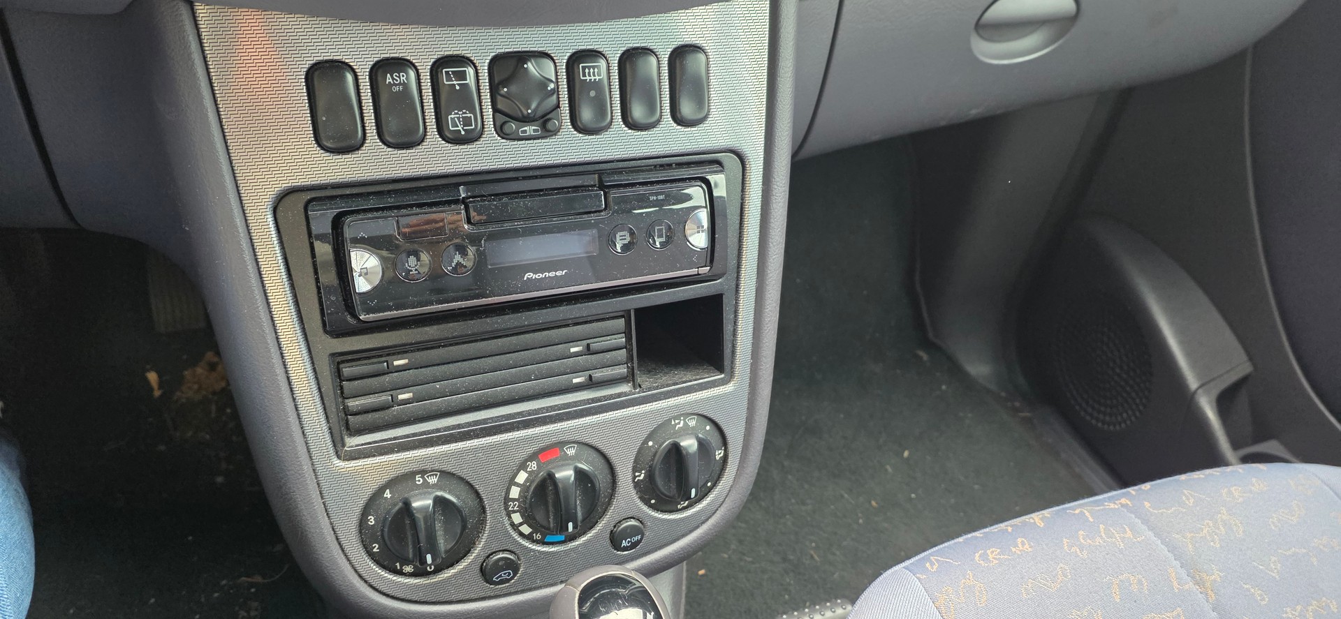 MERCEDES-BENZ A 160 Elégance-image-5