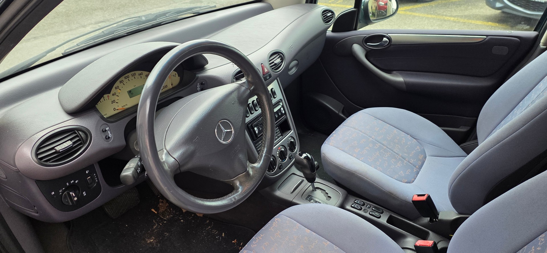MERCEDES-BENZ A 160 Elégance-image-4