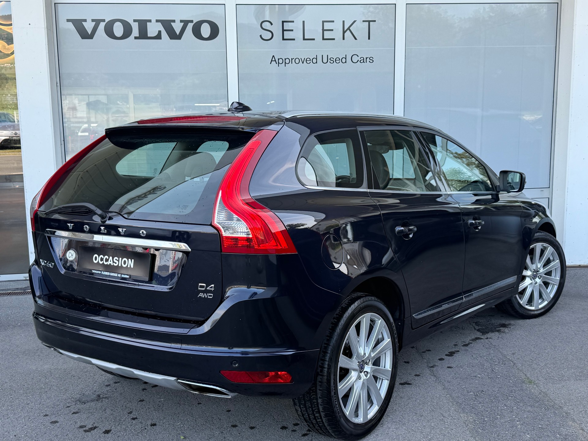 VOLVO XC60 D4 AWD Summum Geartronic-image-1