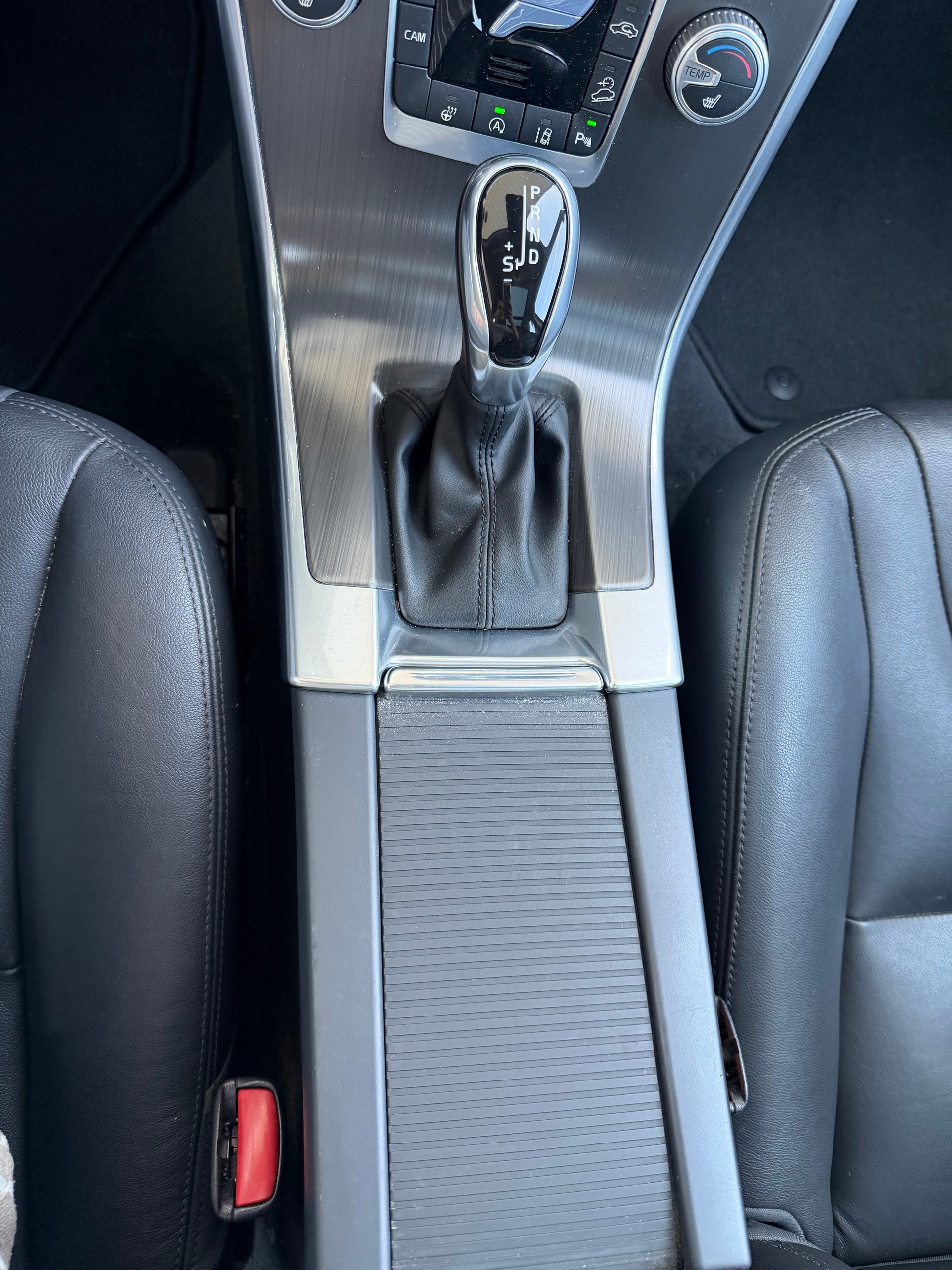 VOLVO XC60 D4 AWD Summum Geartronic-image-14