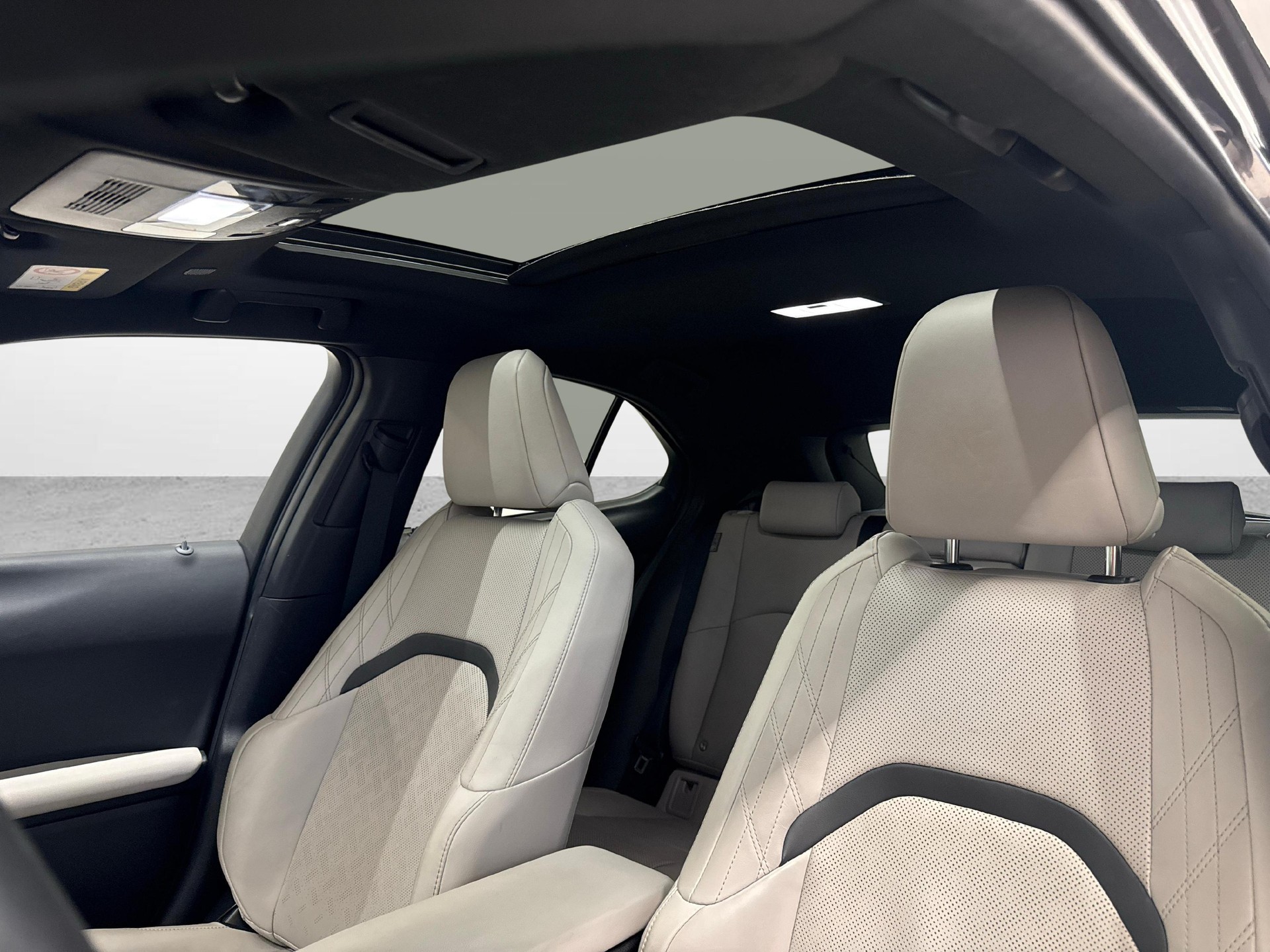LEXUS UX 250h Excellence - Ruote invernali incluse-image-10