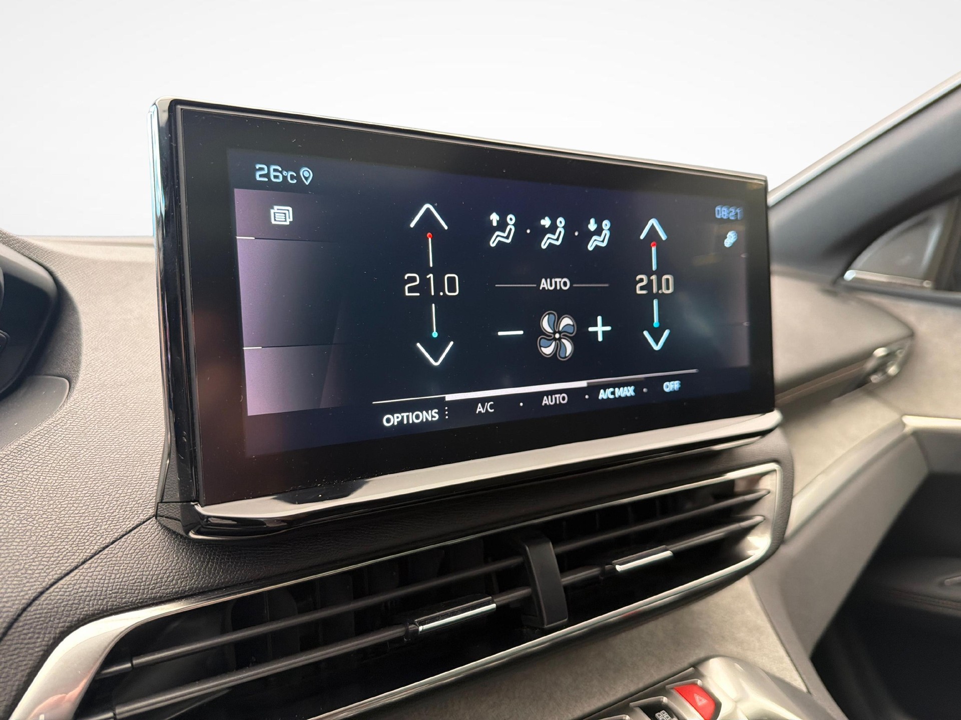 PEUGEOT 3008 1.2 PureTech GT-image-15