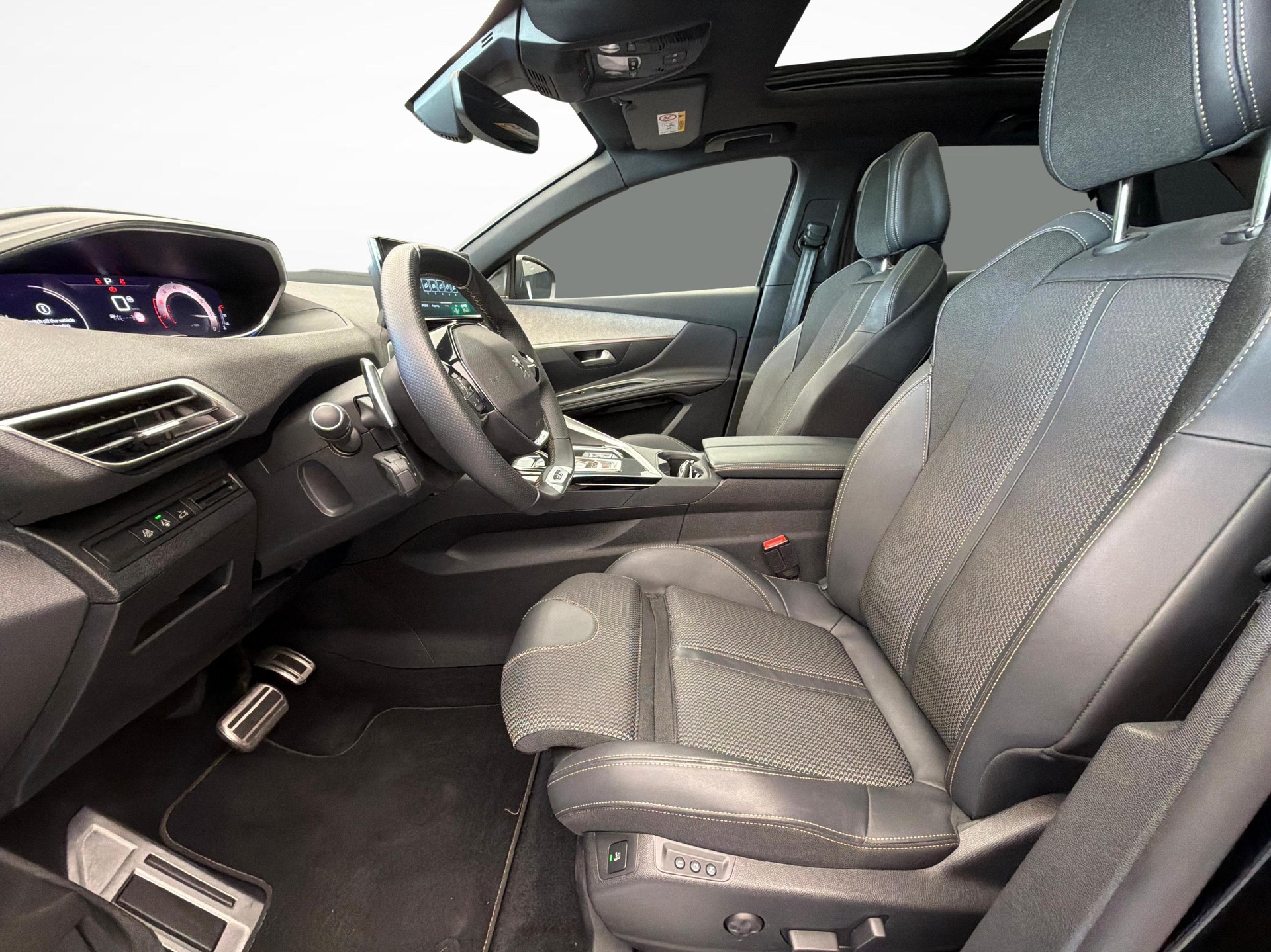 PEUGEOT 3008 1.2 PureTech GT-image-9