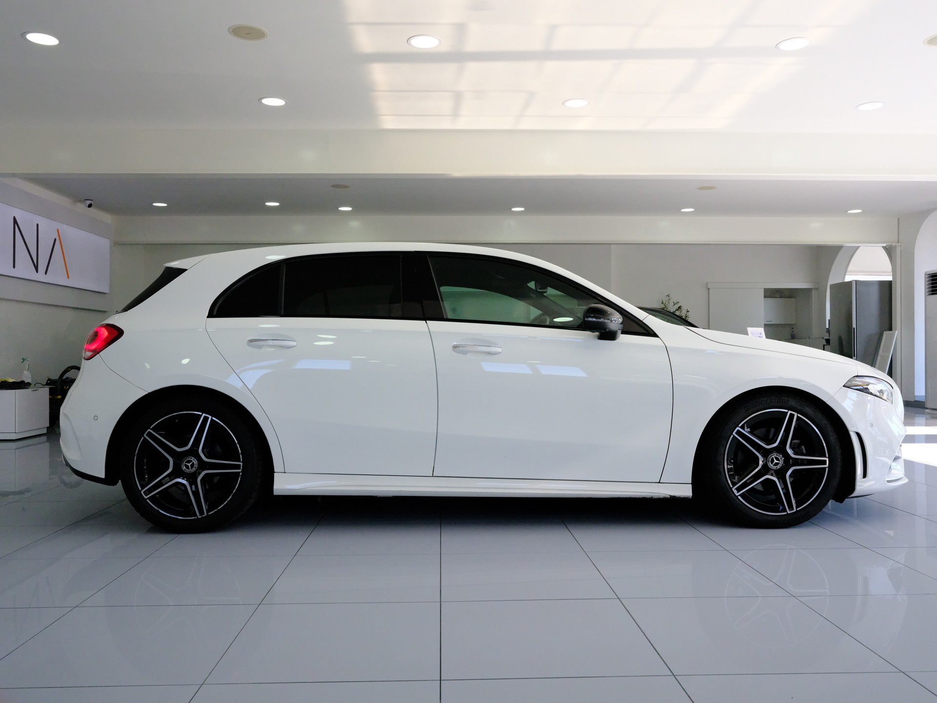 MERCEDES-BENZ A 180 AMG Line 7G-DCT-image-6