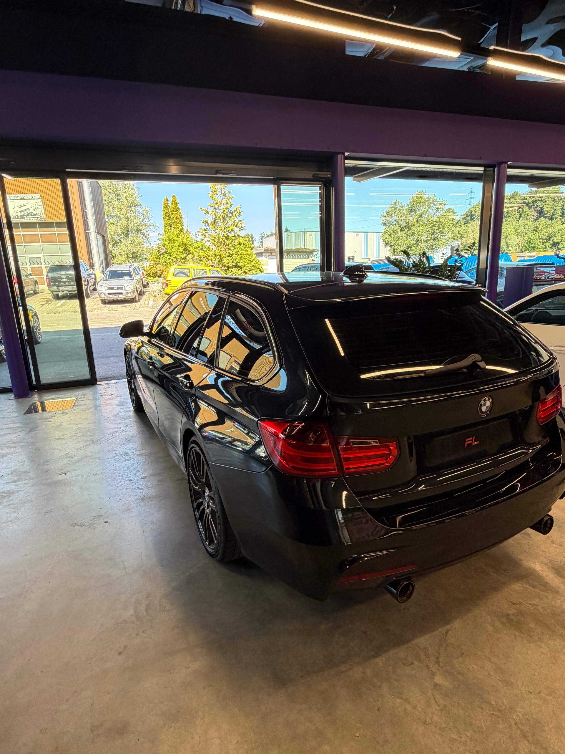 BMW 335i xDrive Touring Steptronic-image-8