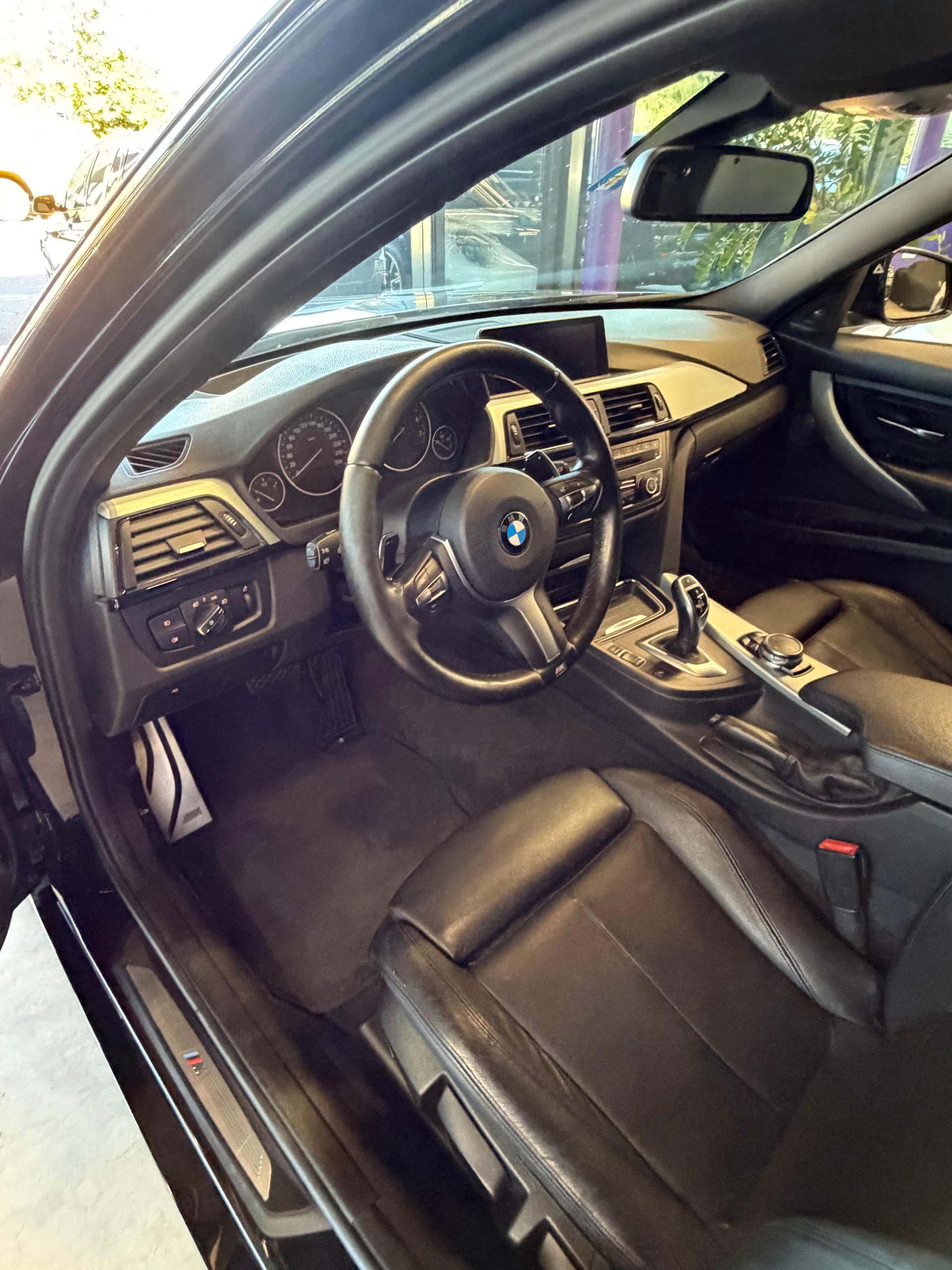 BMW 335i xDrive Touring Steptronic-image-9