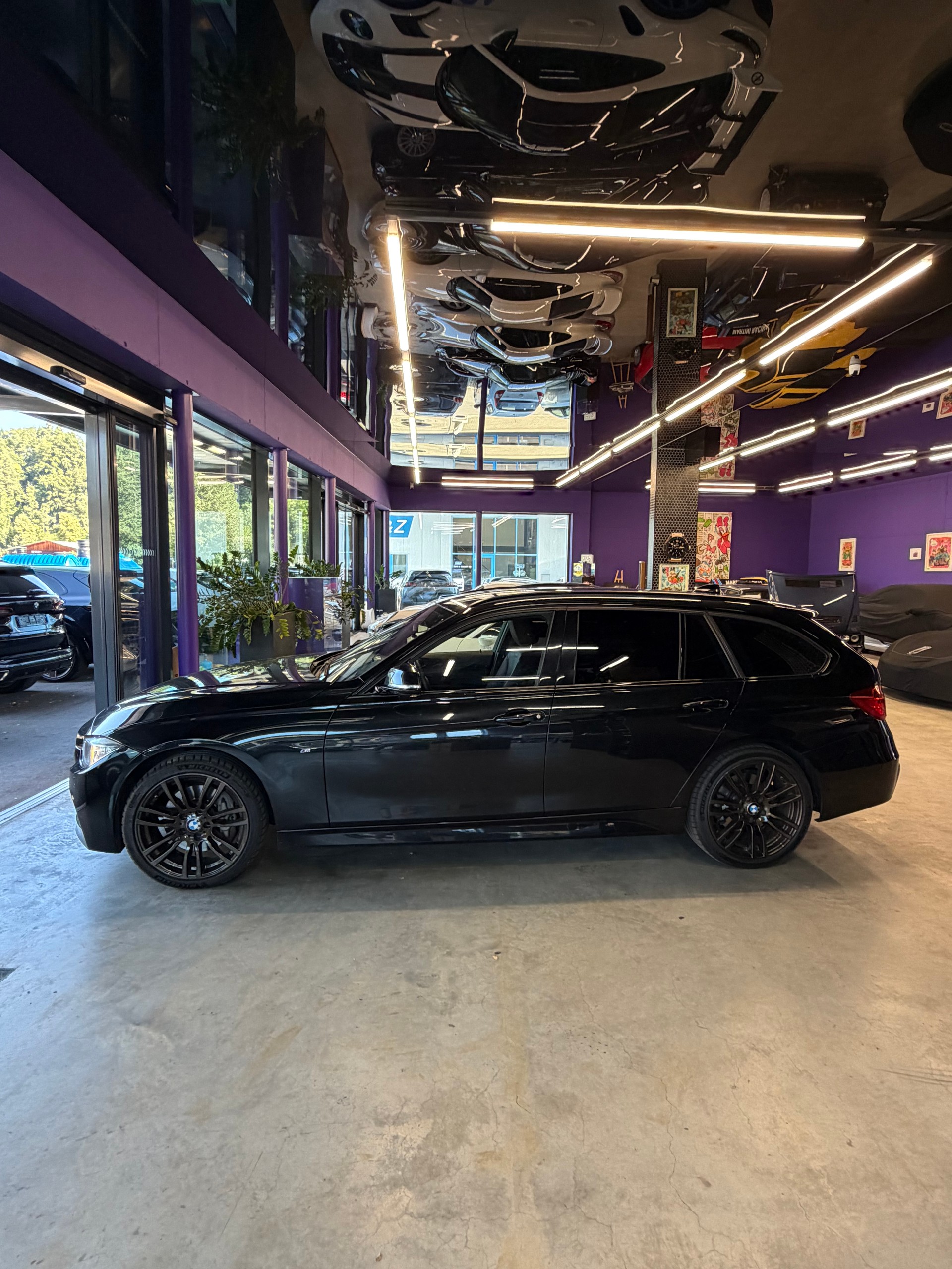 BMW 335i xDrive Touring Steptronic-image-0