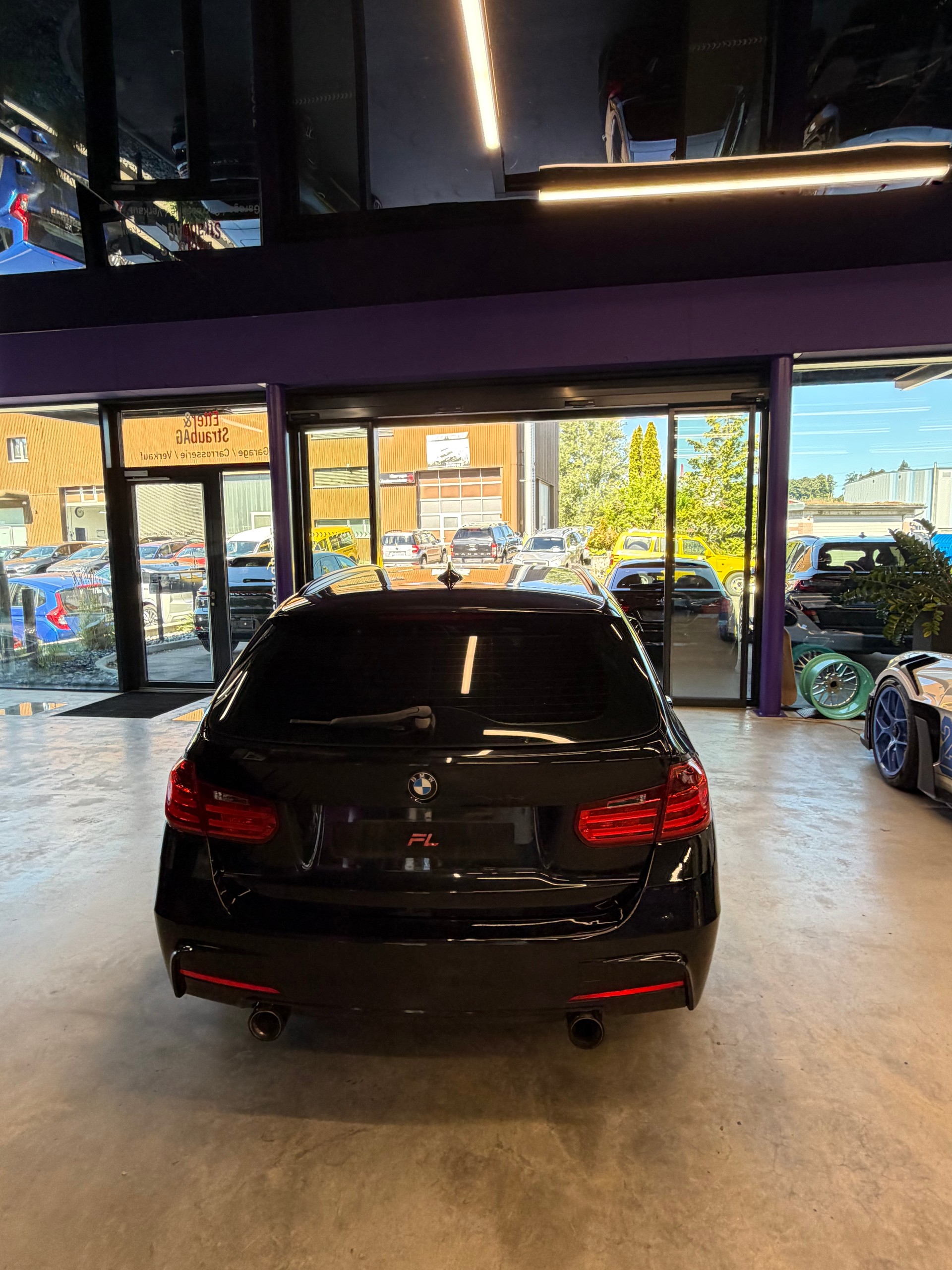 BMW 335i xDrive Touring Steptronic-image-4