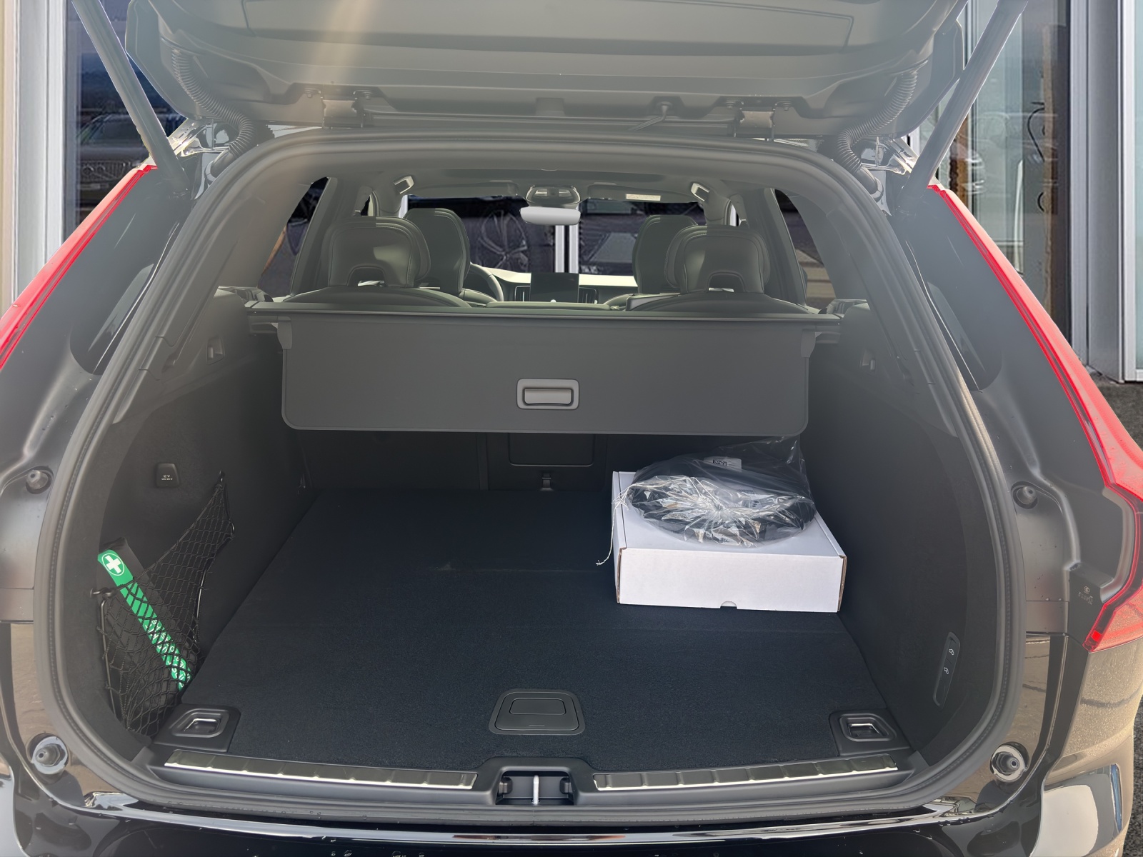 VOLVO XC60 2.0 T8 TE Black Edition eAWD-image-6