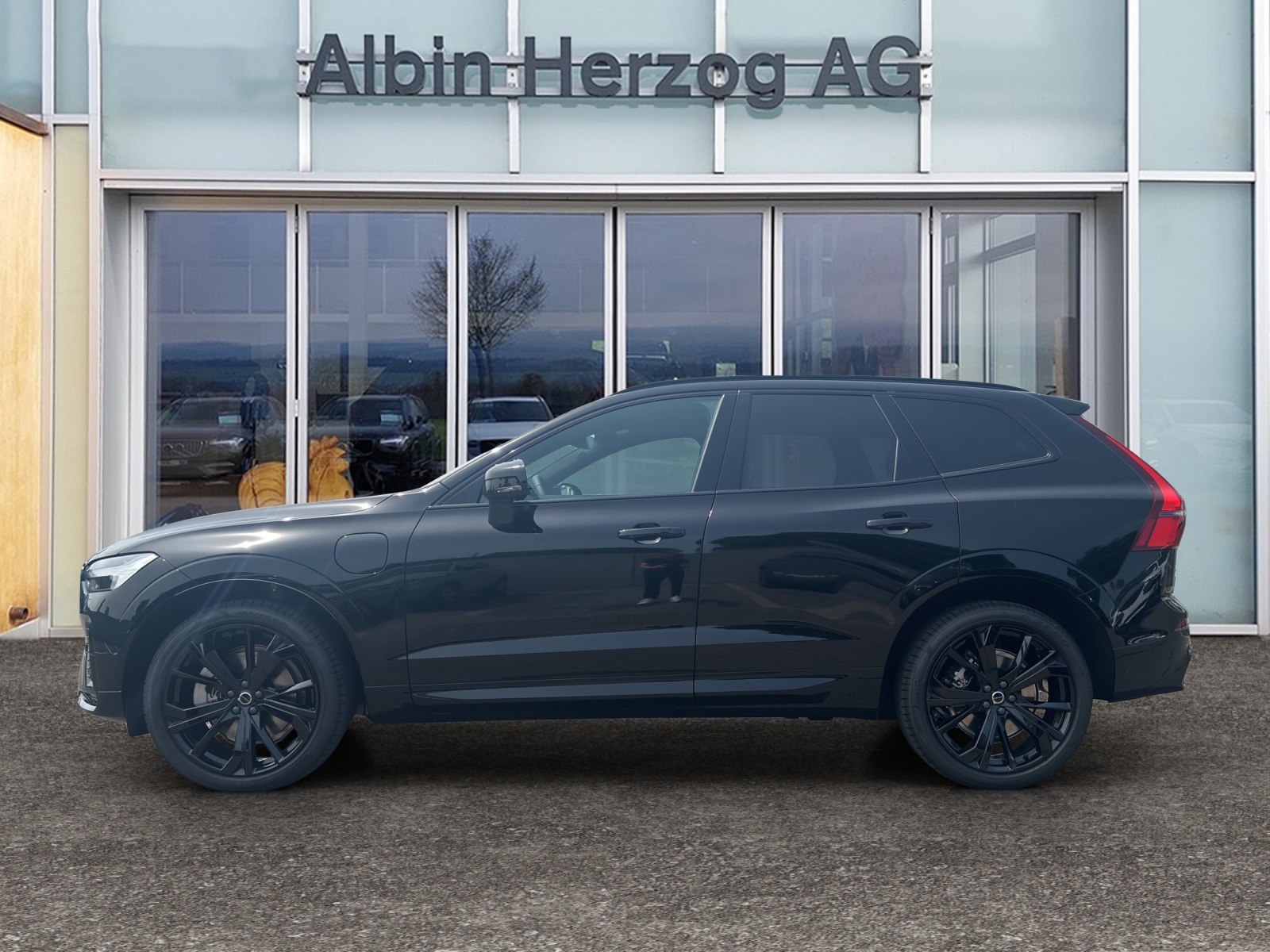 VOLVO XC60 2.0 T8 TE Black Edition eAWD-image-1