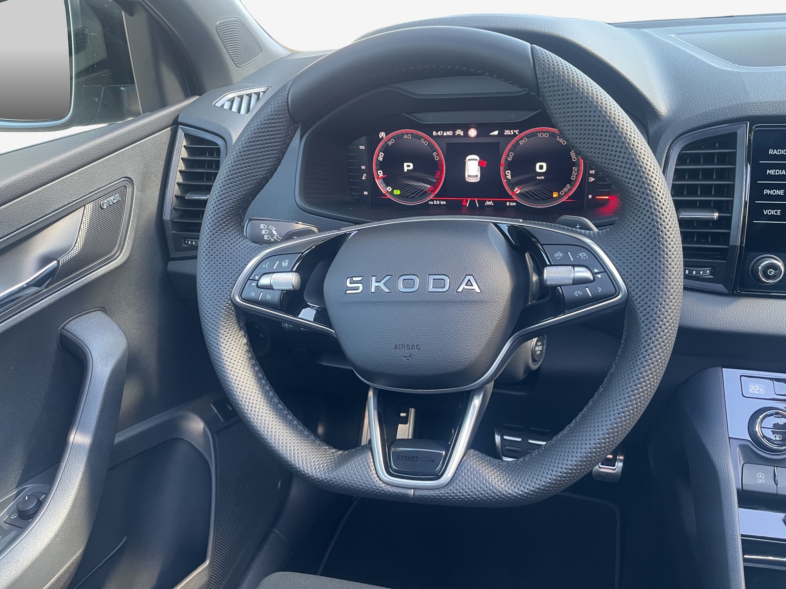 SKODA Karoq 2.0 TSI SportLine 4x4 DSG-image-9