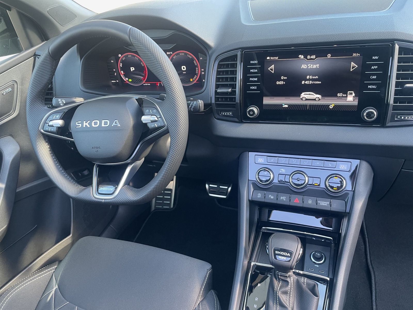 SKODA Karoq 2.0 TSI SportLine 4x4 DSG-image-8